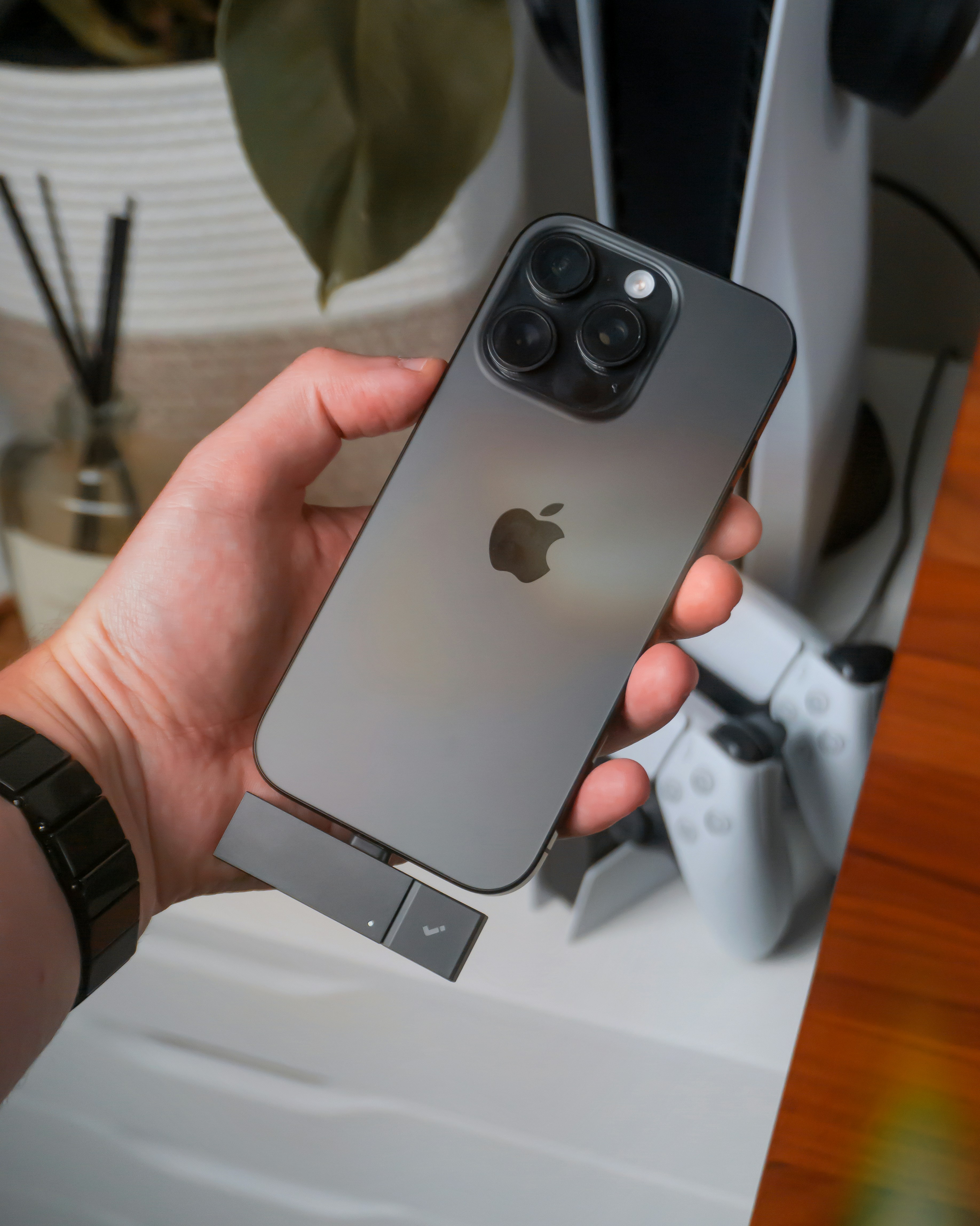 I shot these photos of the HiDock P1 Mini around my home office and living space — a compact AI voice recorder that fits perfectly into any modern desk setup or work-from-home routine. I wanted to capture how portable and functional it is, while keeping that clean, minimalist desk aesthetic I always aim for. Perfect for anyone into tech setups, productivity, or workspace inspiration. – Matúš (@matgocman)