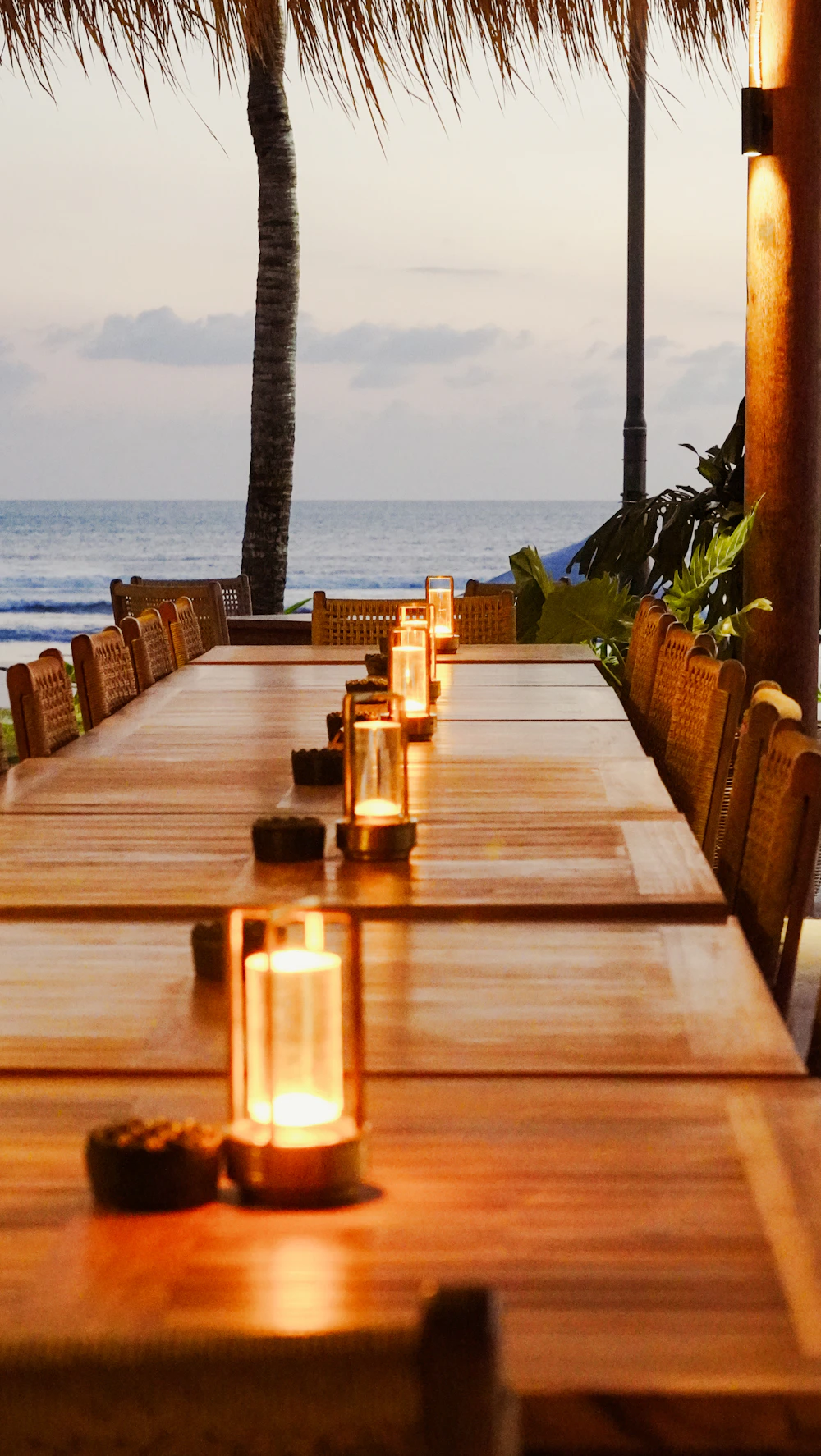 Candlelit dining beside the ocean
