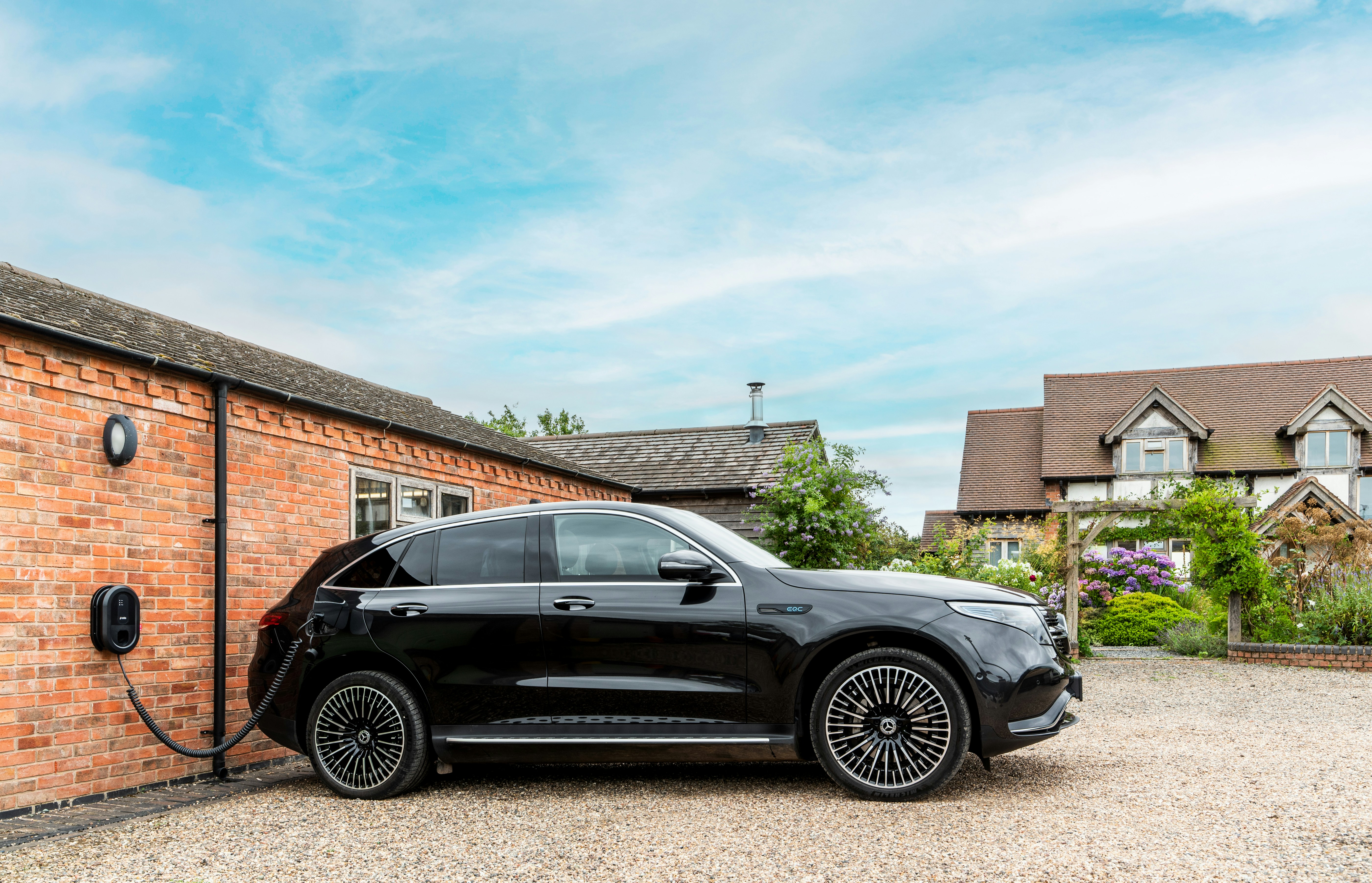 EV News: Cold Weather, Market Shifts, and Global Growth