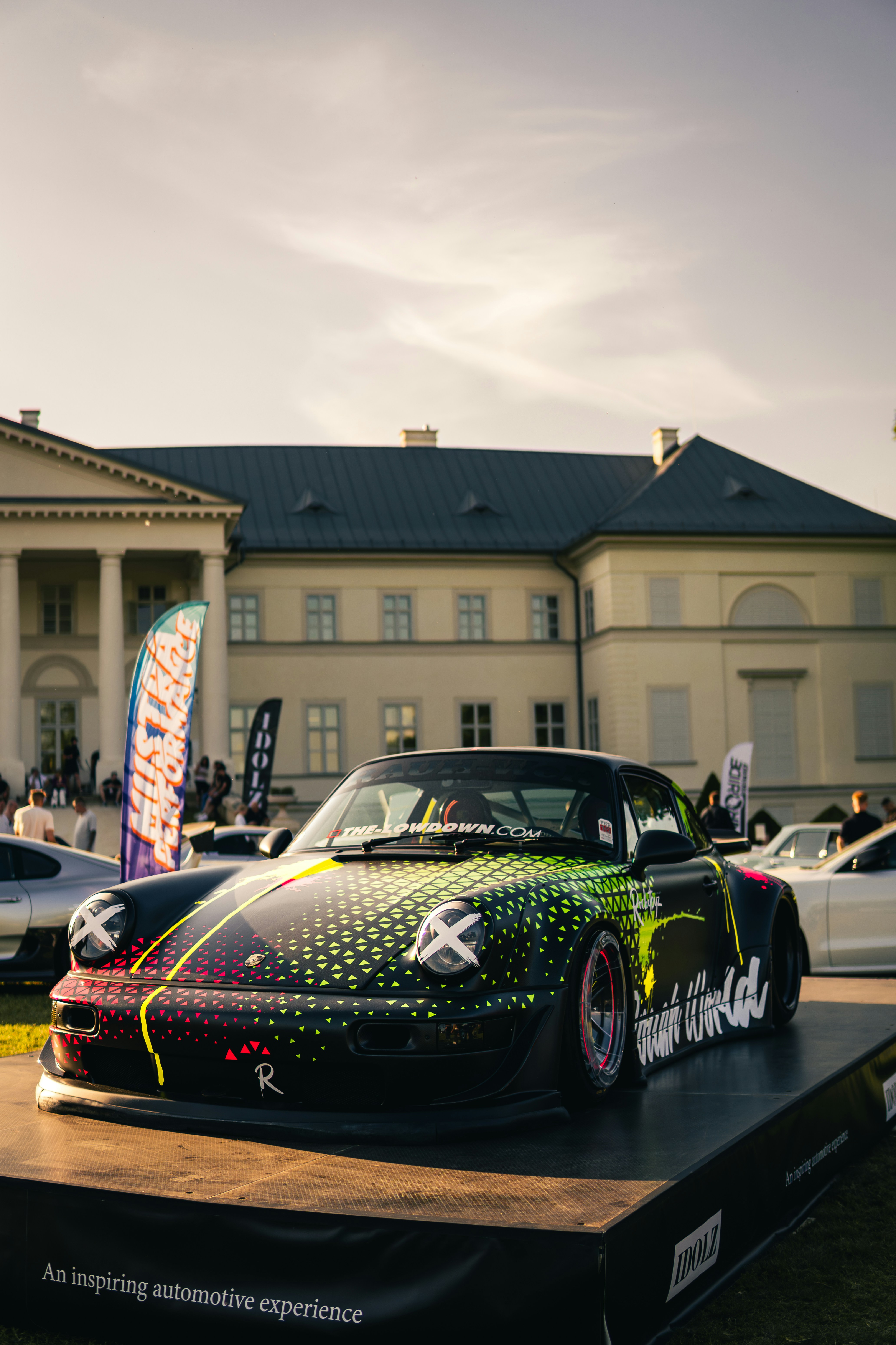 RWB Porsche widebody stance, ilustrasi artikel The Rough World Aesthetic: Finding the Ultimate RWB Porsche 911 Wallpapers 9