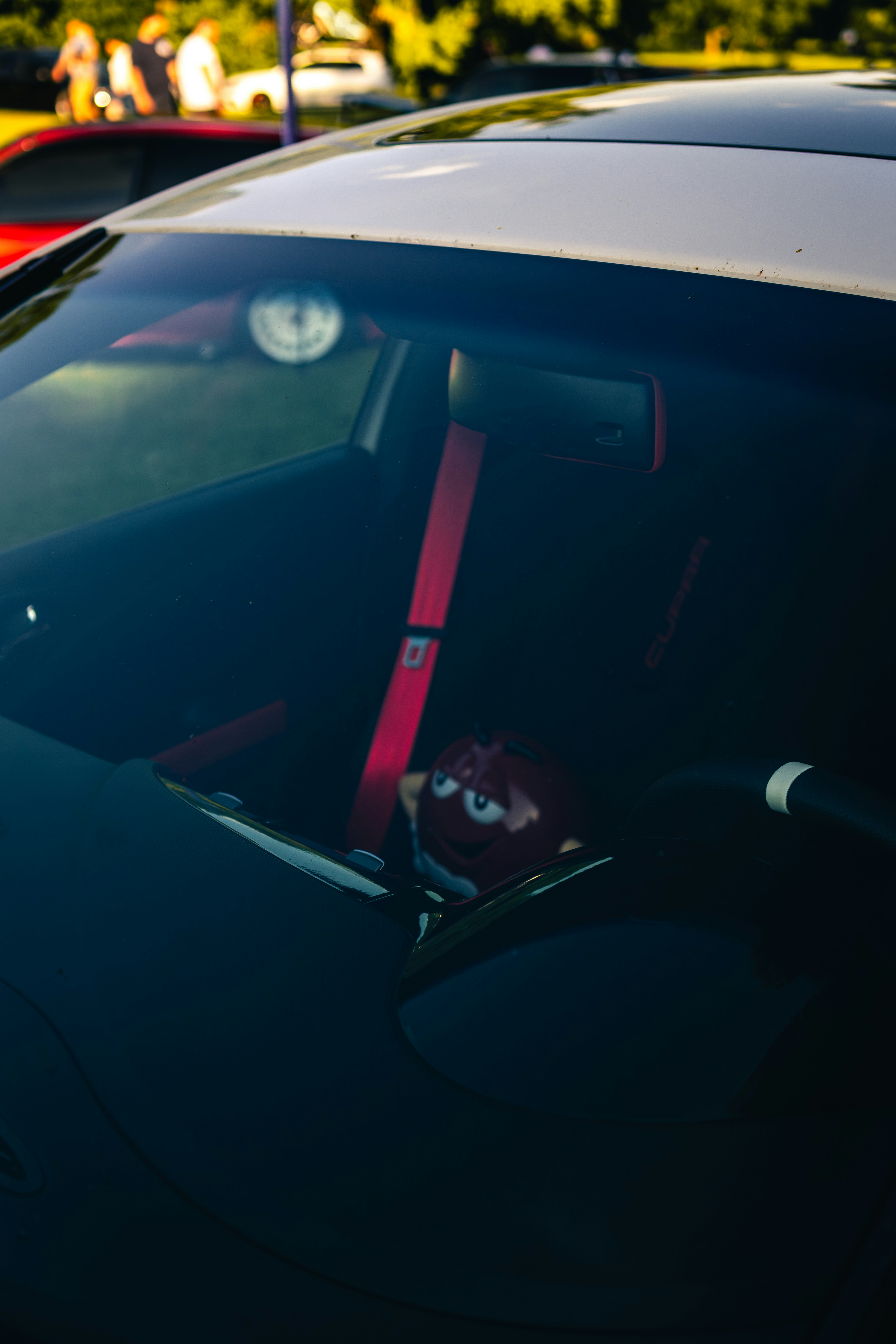 photo-1760554214048-7b96d7d6376b?ixid=M3wxMjA3fDB8MXxzZWFyY2h8MTF8fGF1dG9tb3RpdmUlMjBlbnRodXNpYXN0JTIwYWNjZXNzb3JpZXN8ZW58MHx8fHwxNzYxMDAzODU0fDA\u0026ixlib=rb-4.1.0