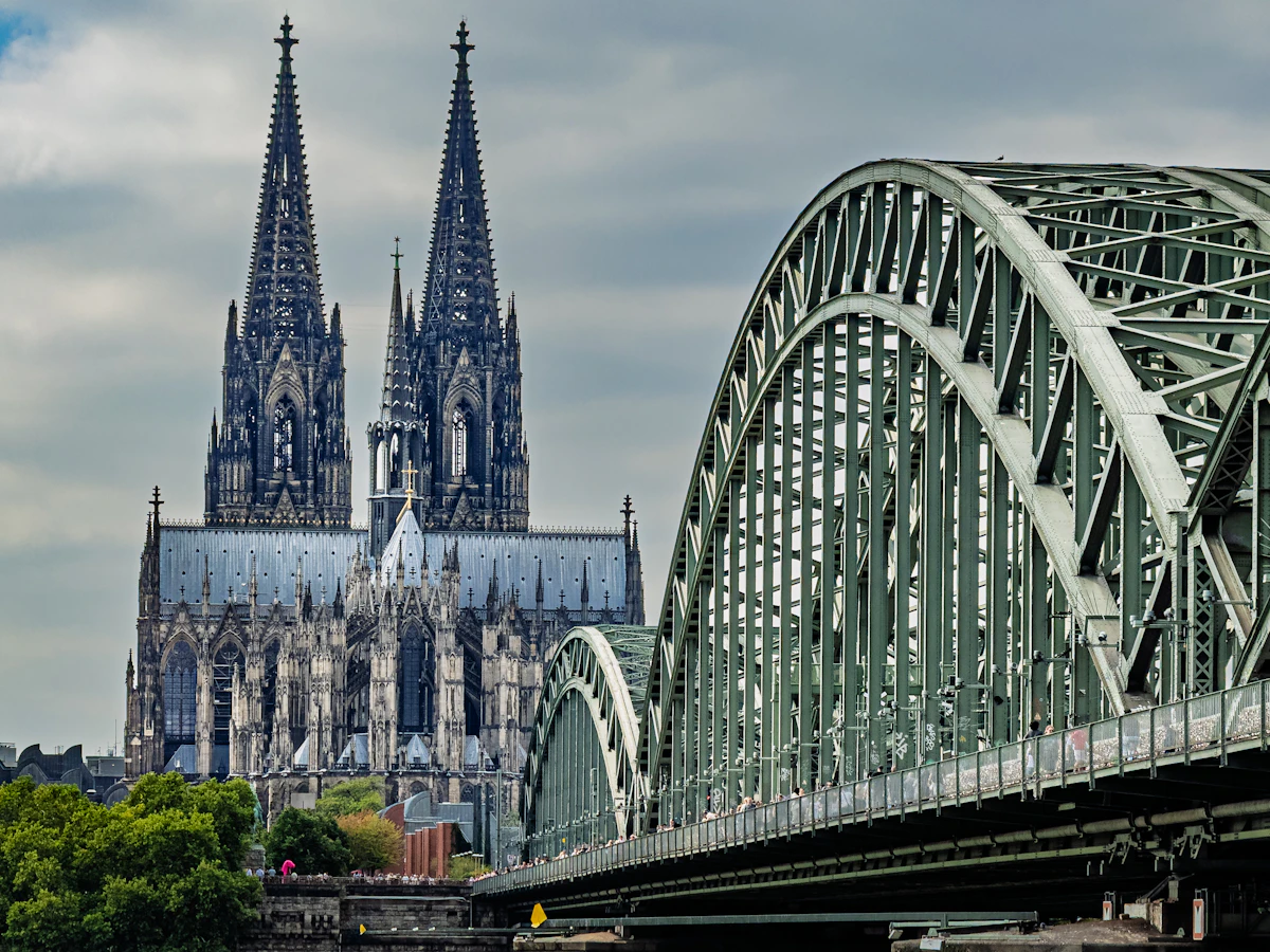 Kölner Dom und Hohenzollernbrücke / Cologne Cathedral and Hohenzollern Bridge