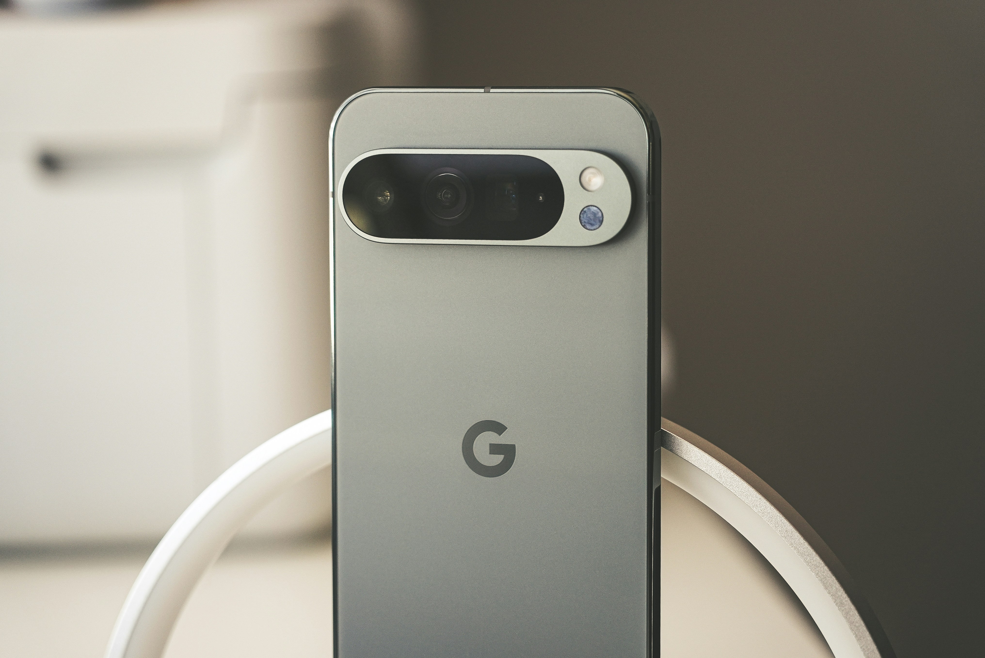 Google Pixel 10 Pro smartphone camera bar design