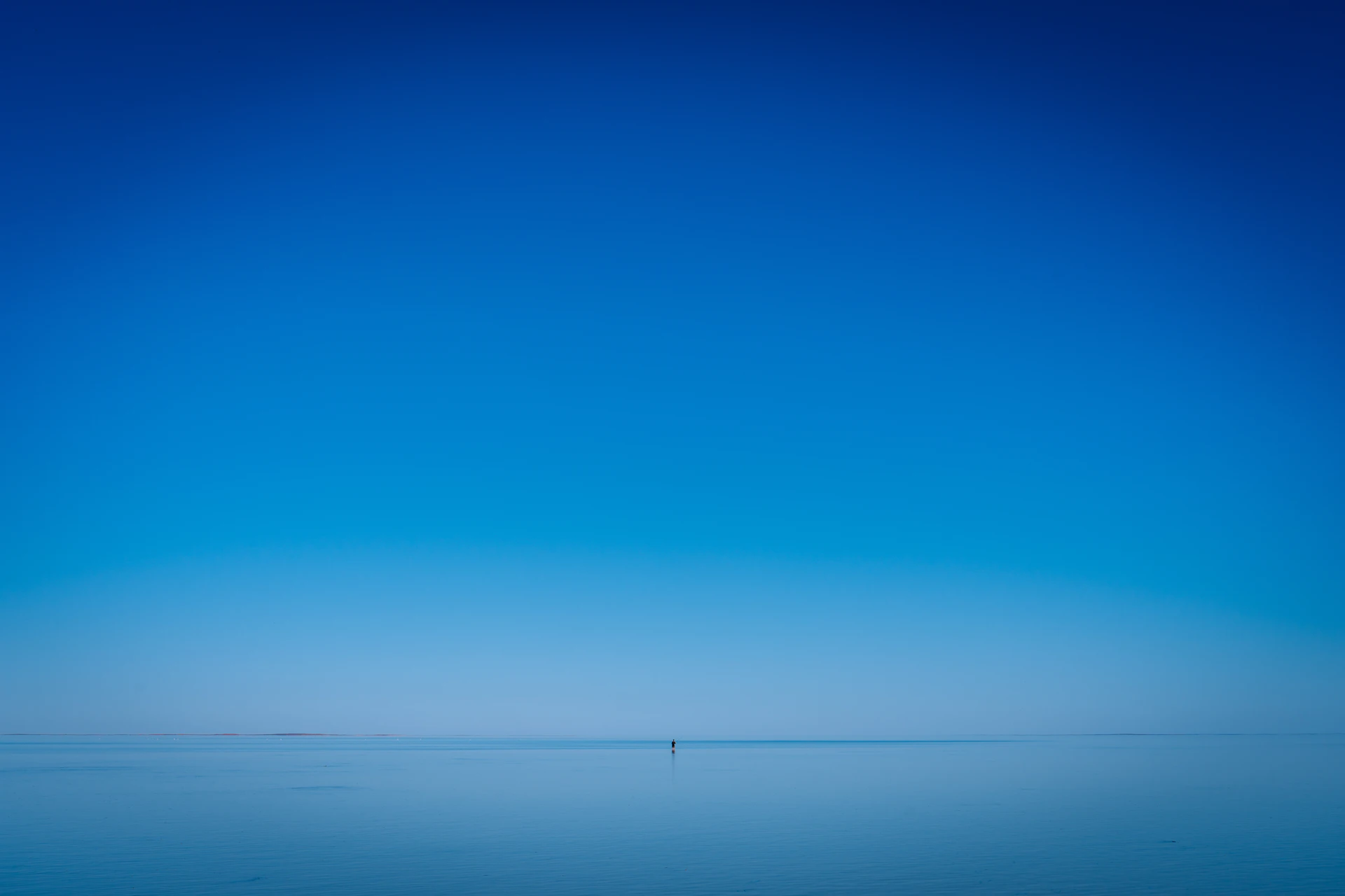 Open ocean horizon