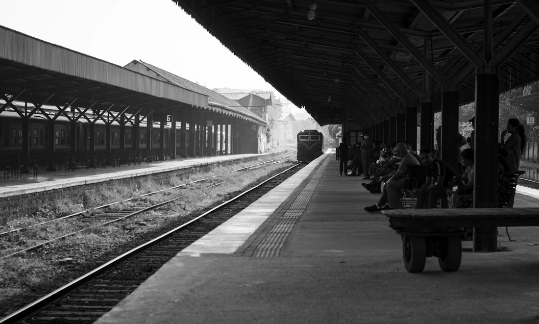 Airport to Colombo Train Station