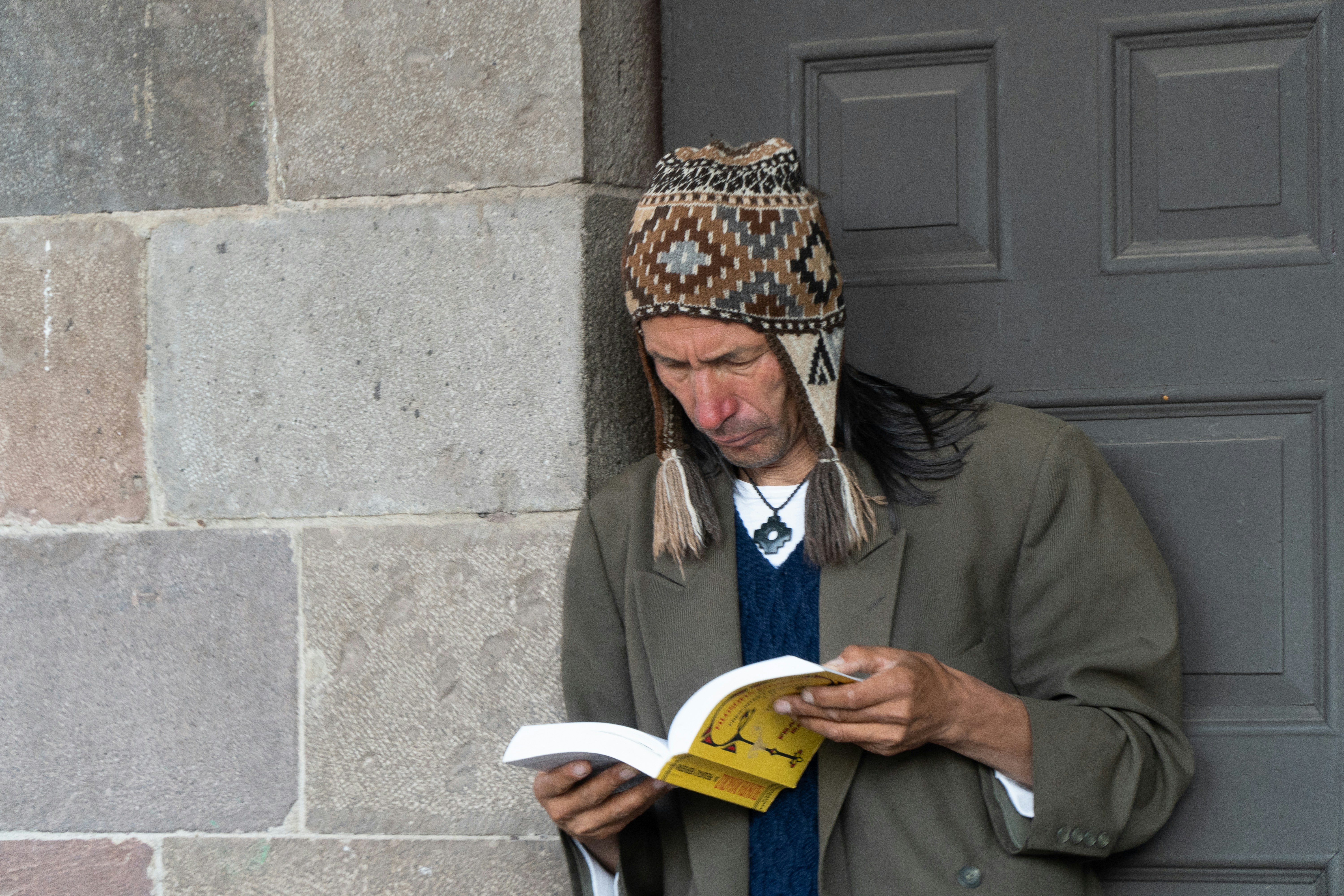 Traditional hat reading