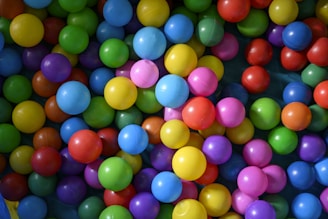 A pile of colorful plastic balls