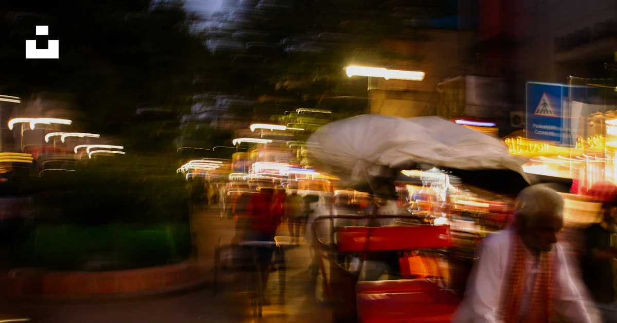 Night. View Rickshaw Blurred motion of a rickshaw driver at night photo – Free City Image on ...