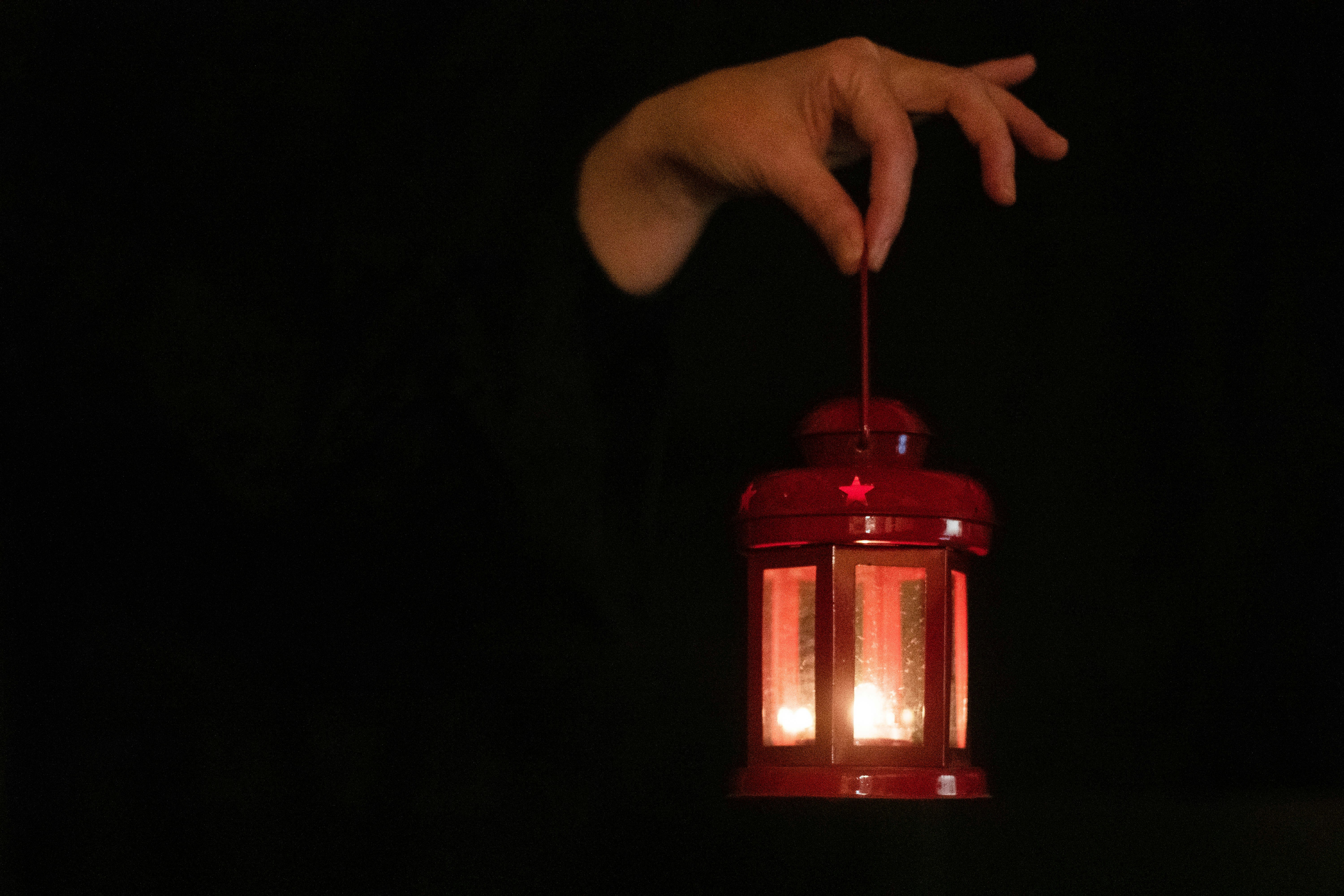 moody lantern light, wallpaper, Smart Lanterns: Customizable Light for Every Mood 5