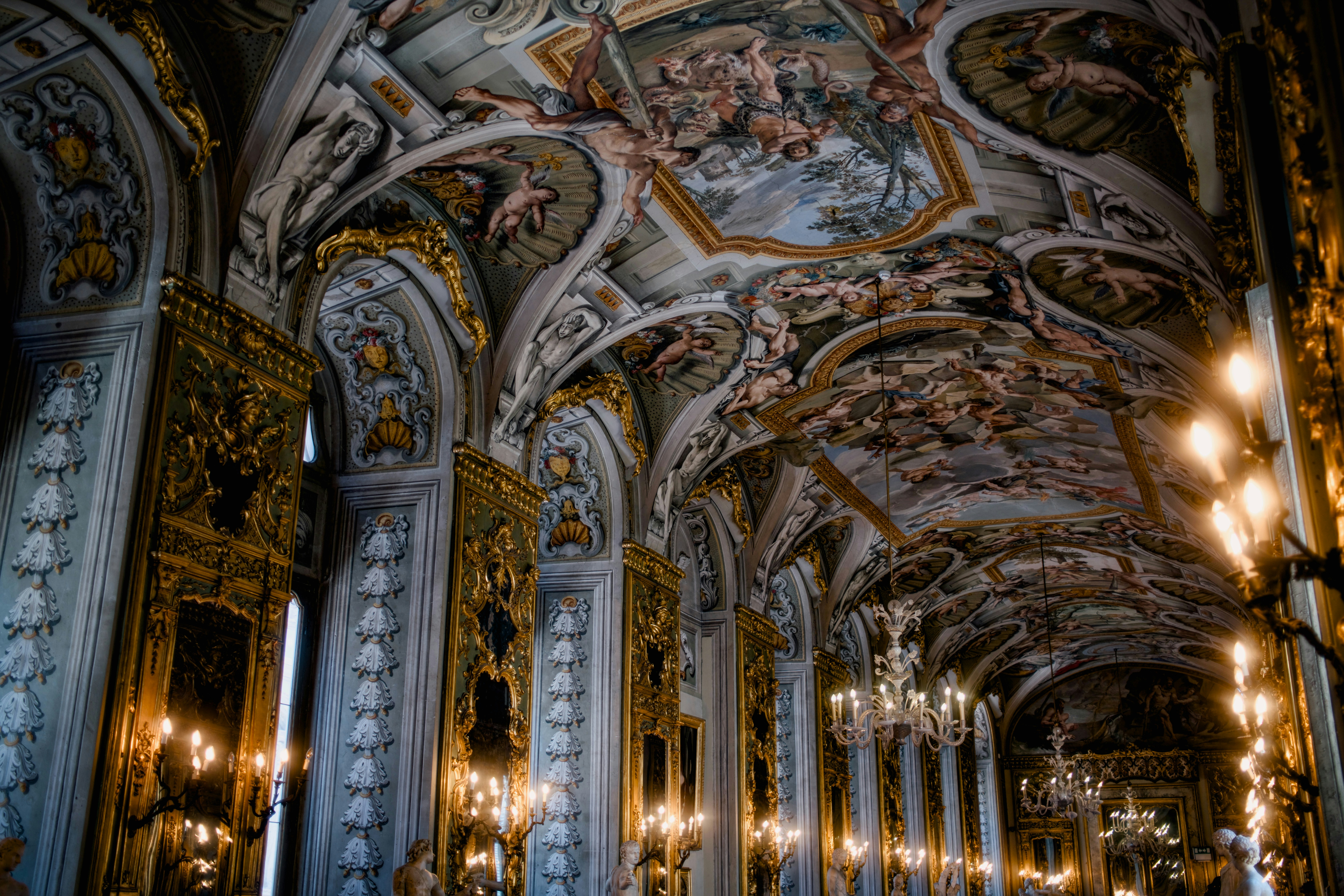 Spain travel under 50 euros per day