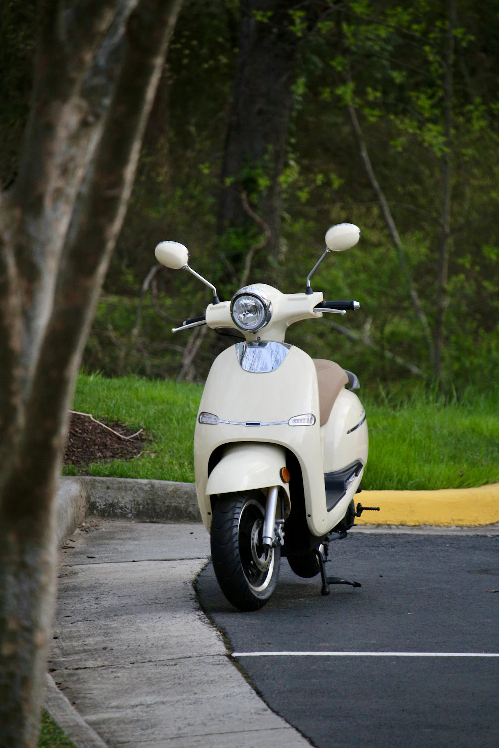 Honda PCX 160 — tersedia untuk disewa di Bandung