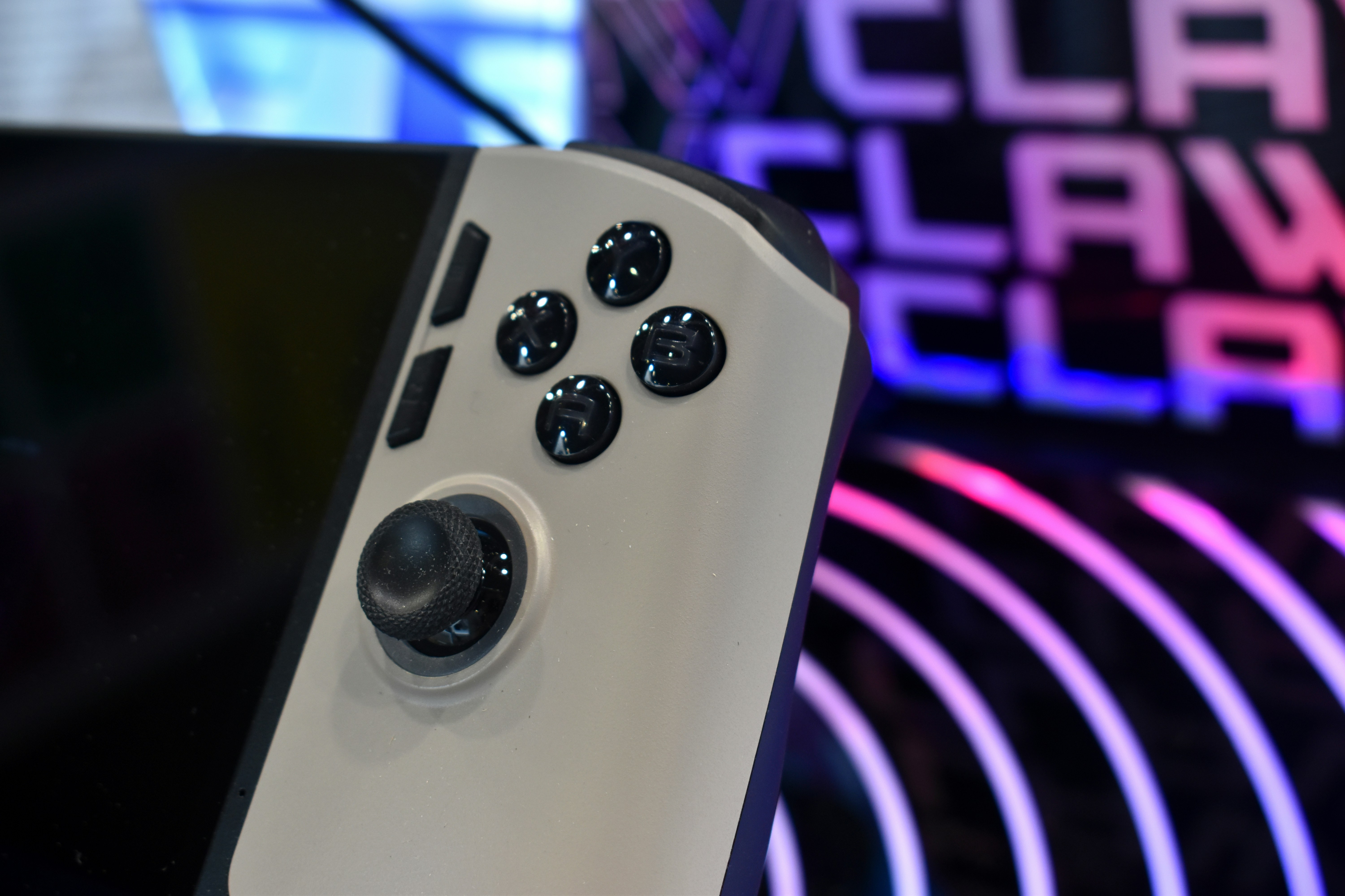 Portable Merch Tech for Microbrands: Live Demonstrations and Edge Workflows (2026 Playbook)