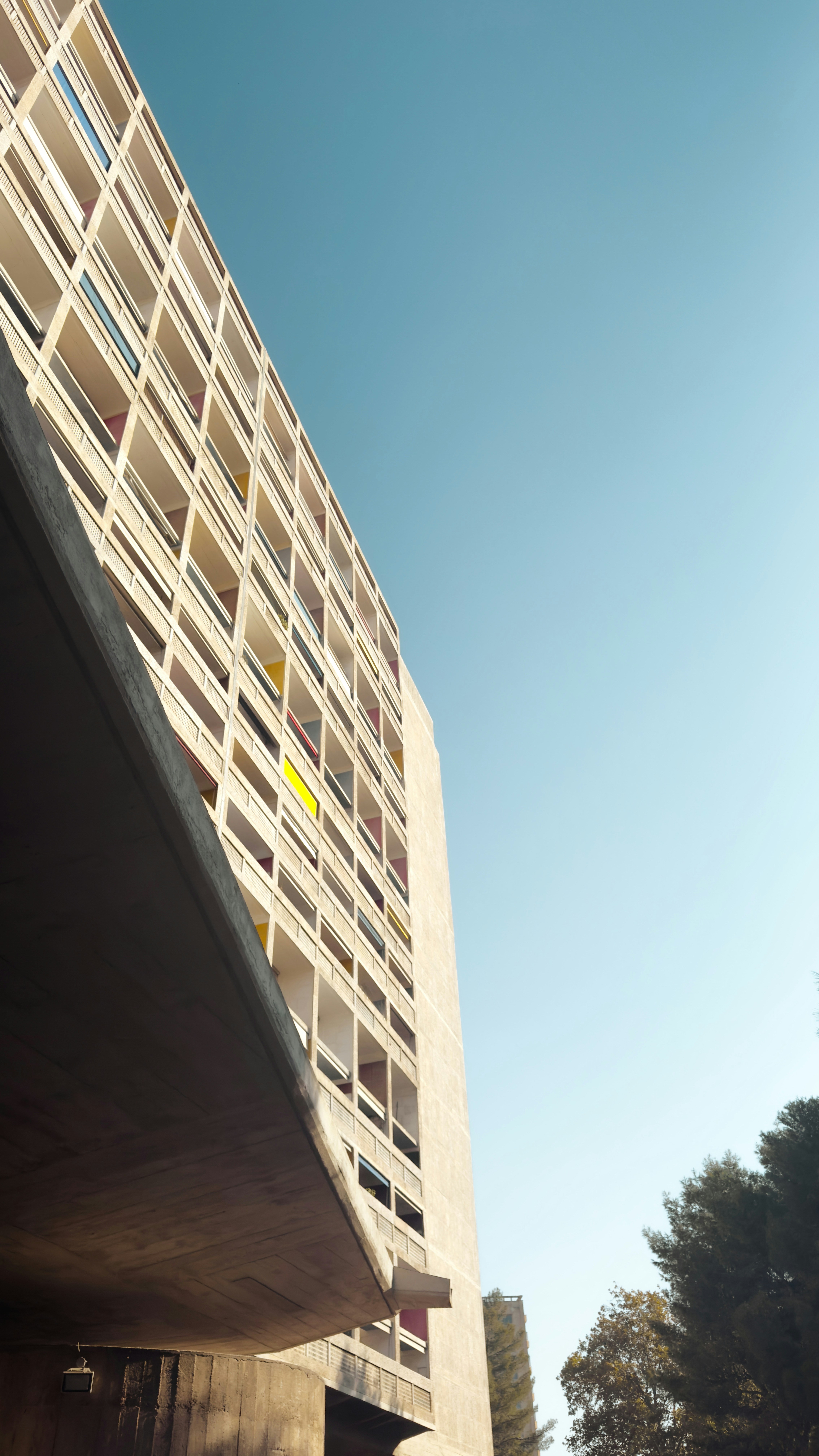 mid century modern balcony, wallpaper, Best Mid-Century Modern Dresser for Balcony 5