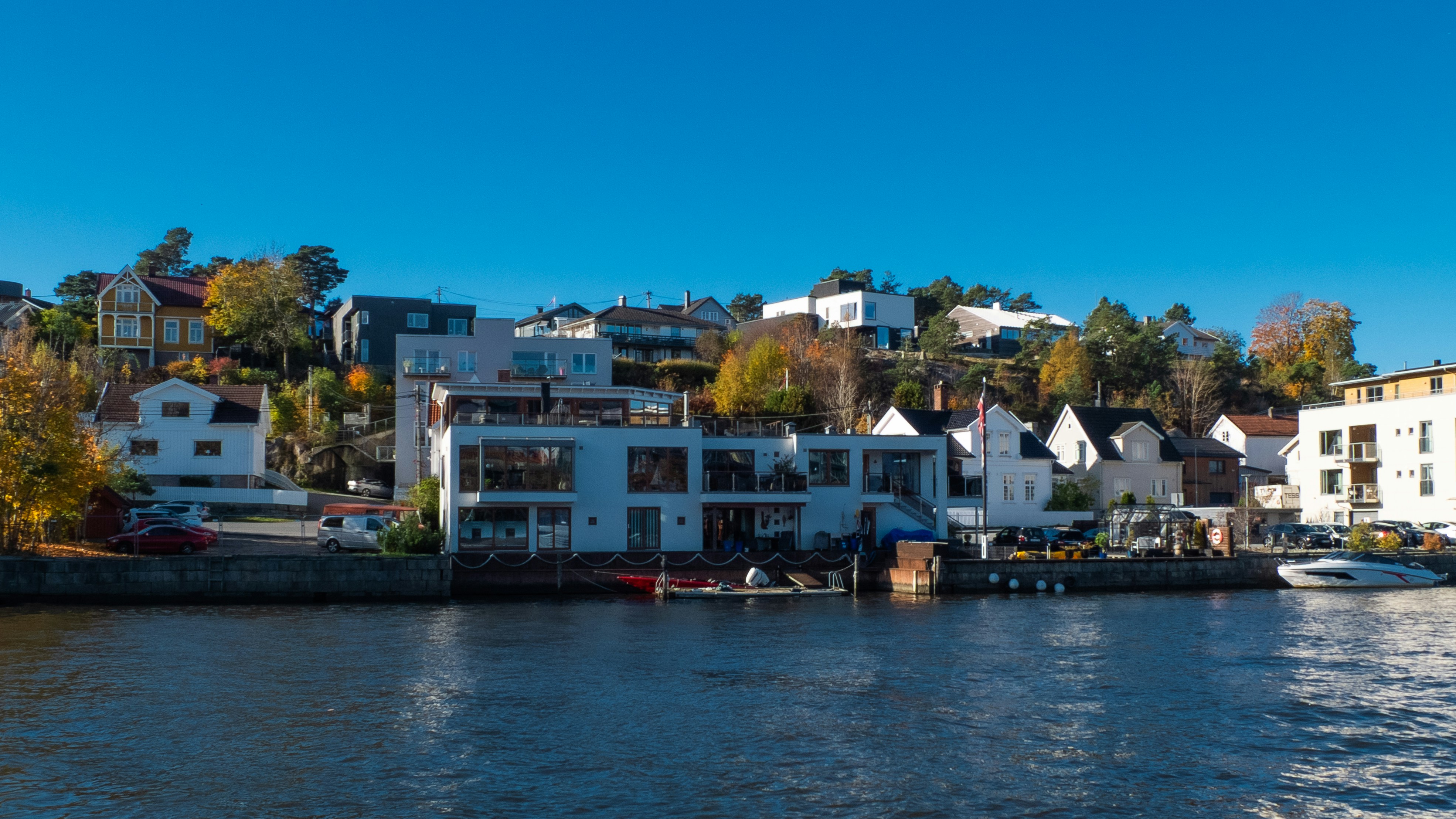 Photo by gunnarridder