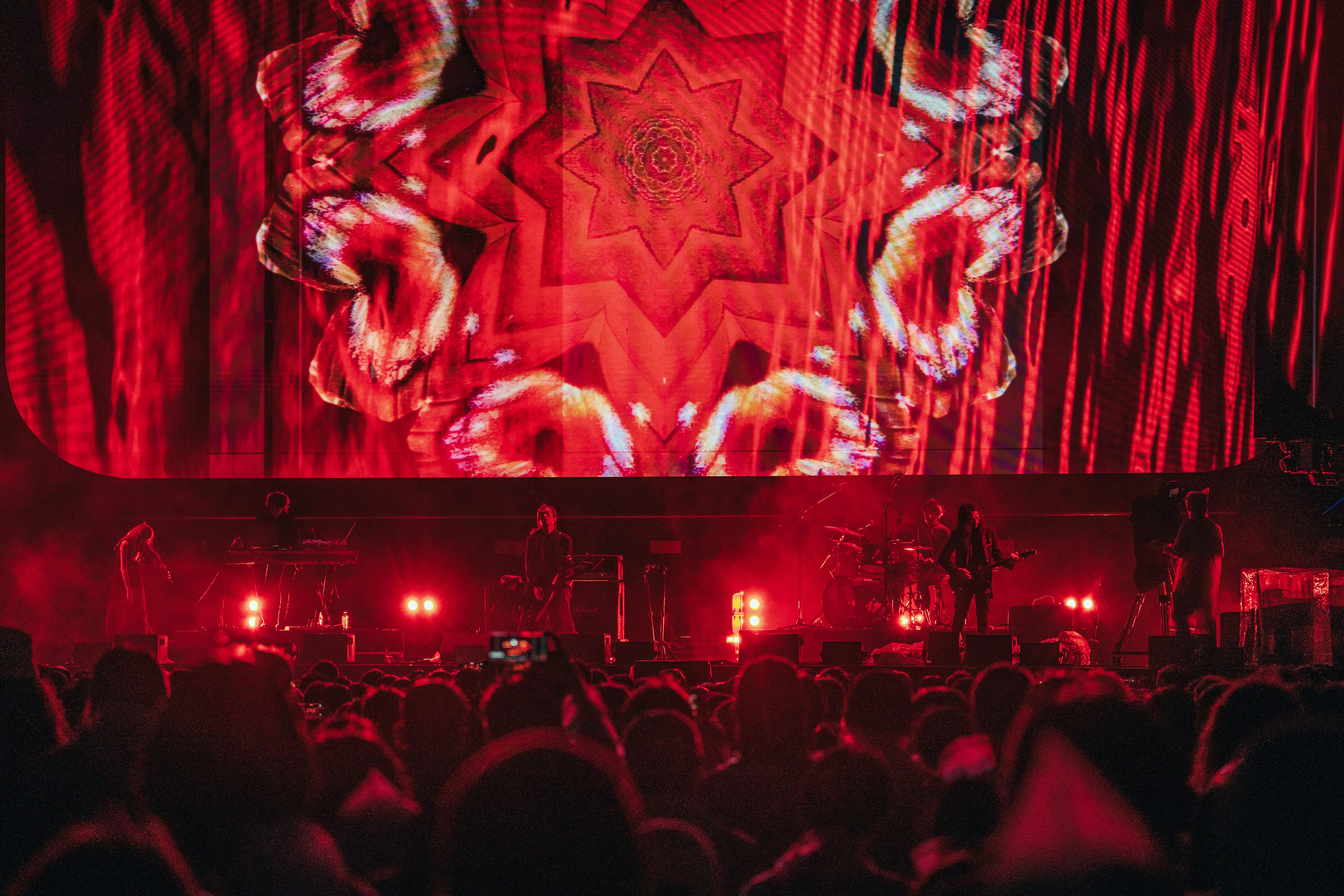 Diagram‑First Live Sets: Spatial Audio, Edge Rendering and Designer–Developer Handoffs for Real‑Time Visuals (2026 Playbook)