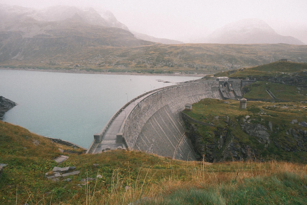 Hydro power dam