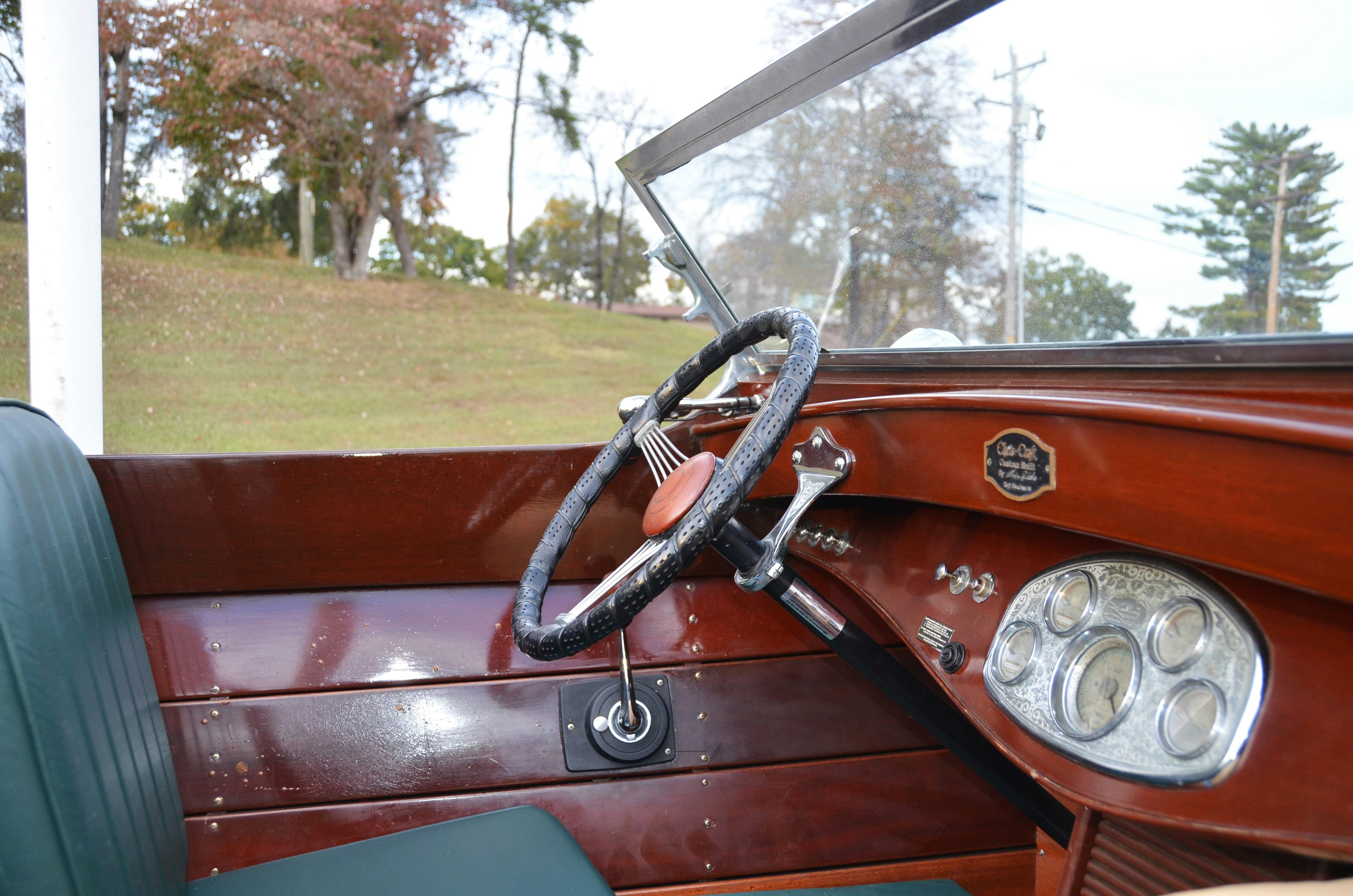 vintage wood steering wheel, wallpaper, Wooden Steering Wheels: History, Benefits & Restoration 5