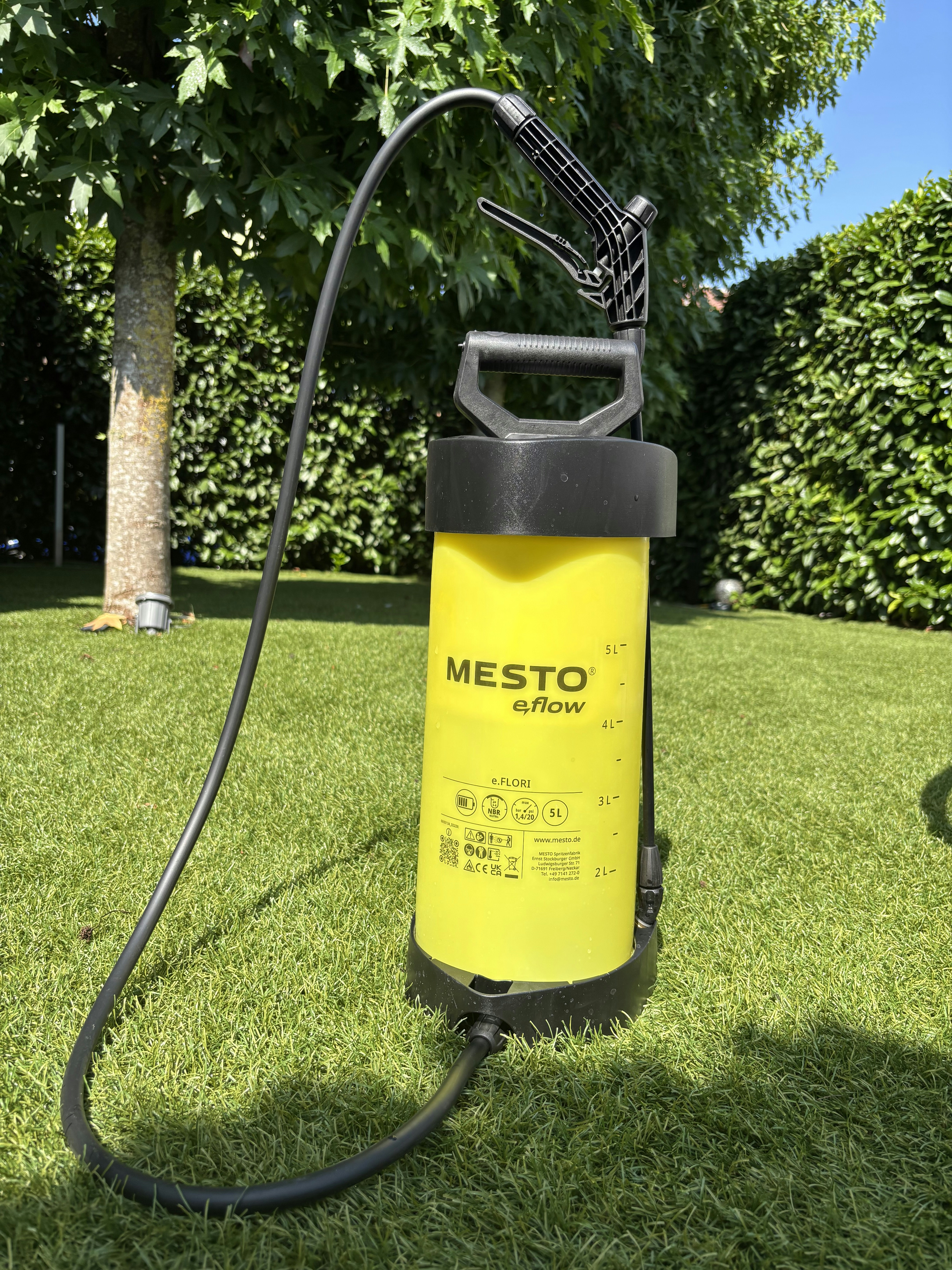 MESTO Sprayers Sprühgeräte (@mesto_sprayers) | Unsplash Photo Community