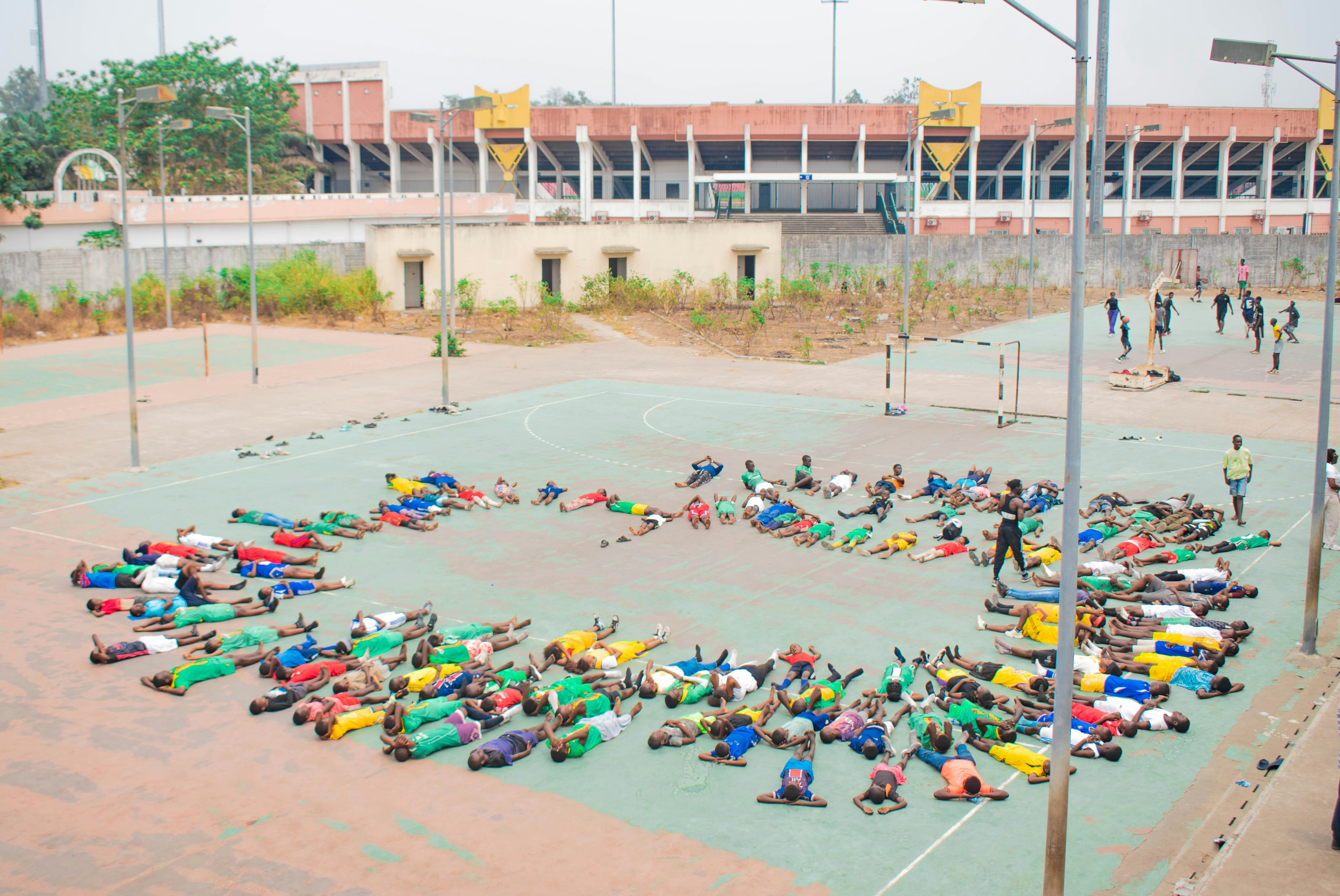 Activité sportive avec les enfants
