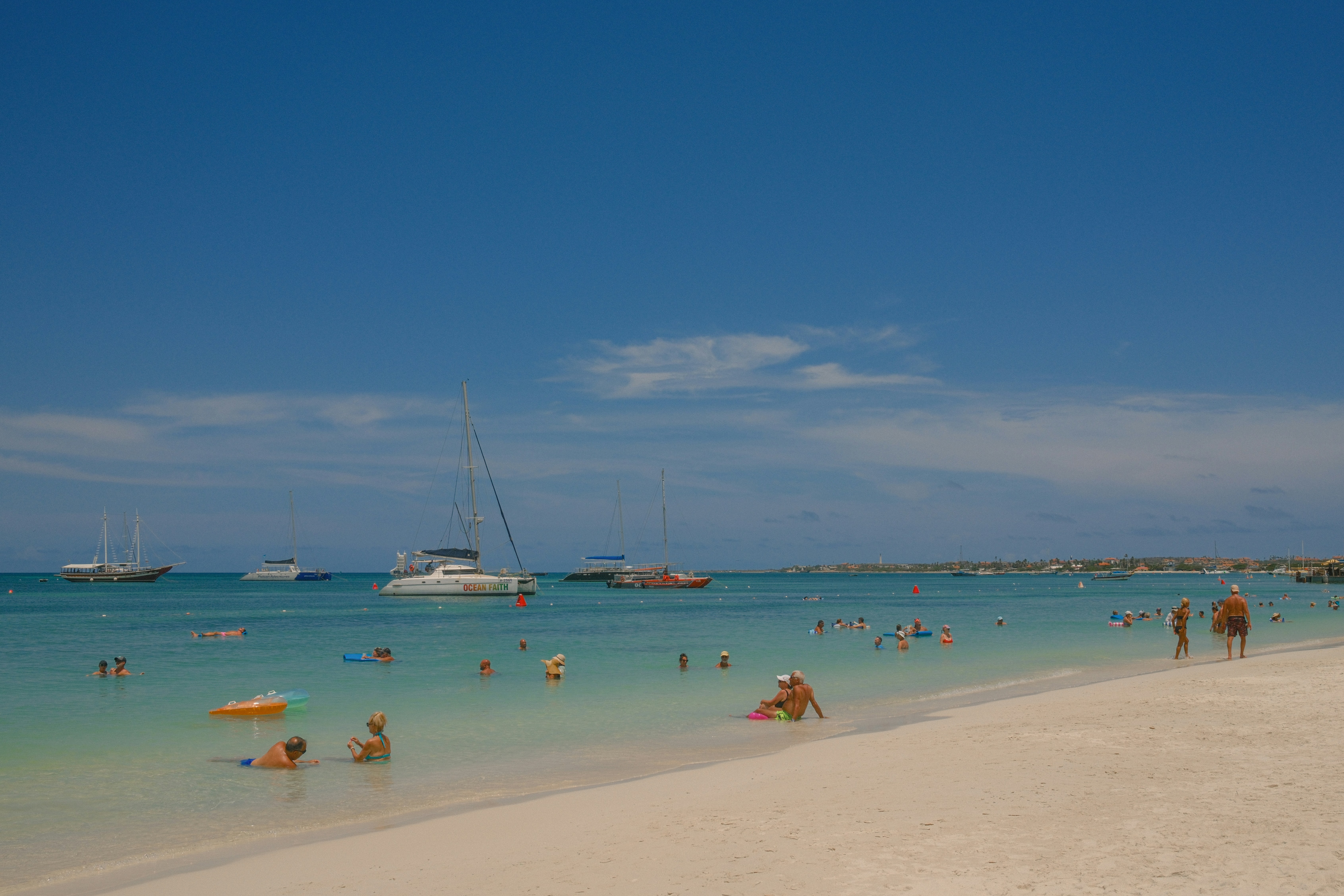 Stay online in the Aruba with a prepaid eSIM from eSIMlii. Instant activation, no roaming charges, and reliable coverage.