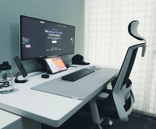 Espacio de trabajo equipado para ahorrar tiempo y mejorar la productividad