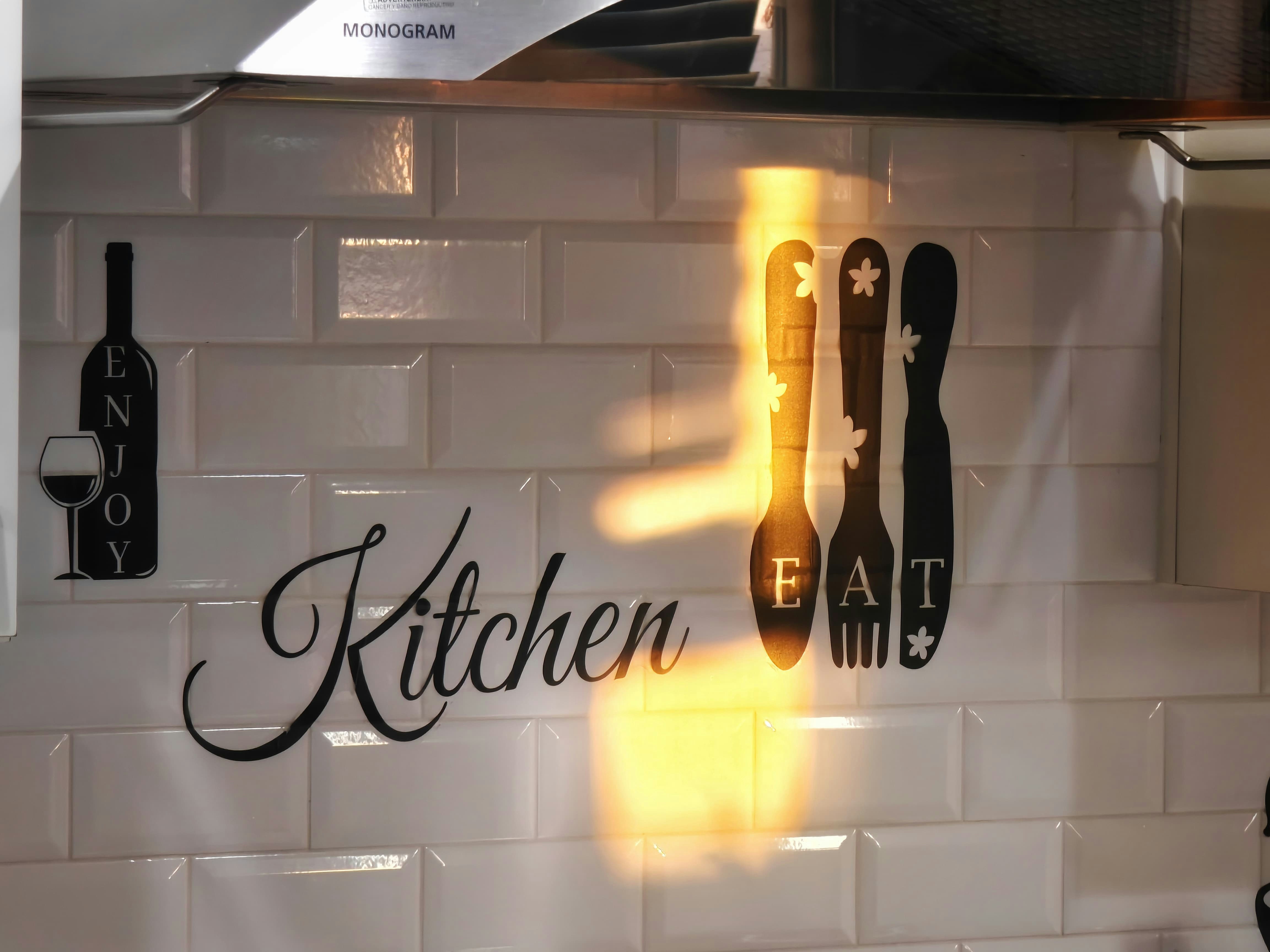 kitchen wall art, wallpaper, Kitchen Ideas with Wall Art: Design & Inspiration 2