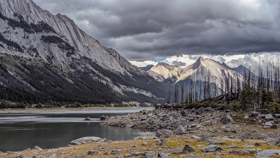 16-Day Luxury Canada Itinerary: Epic Journey & Premium Tours