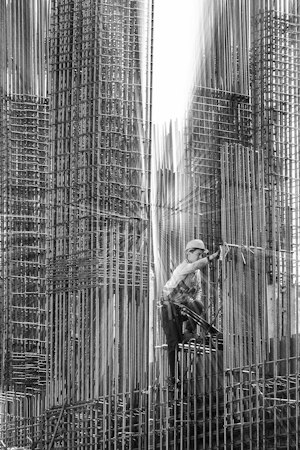Wall reinforcement in a building core