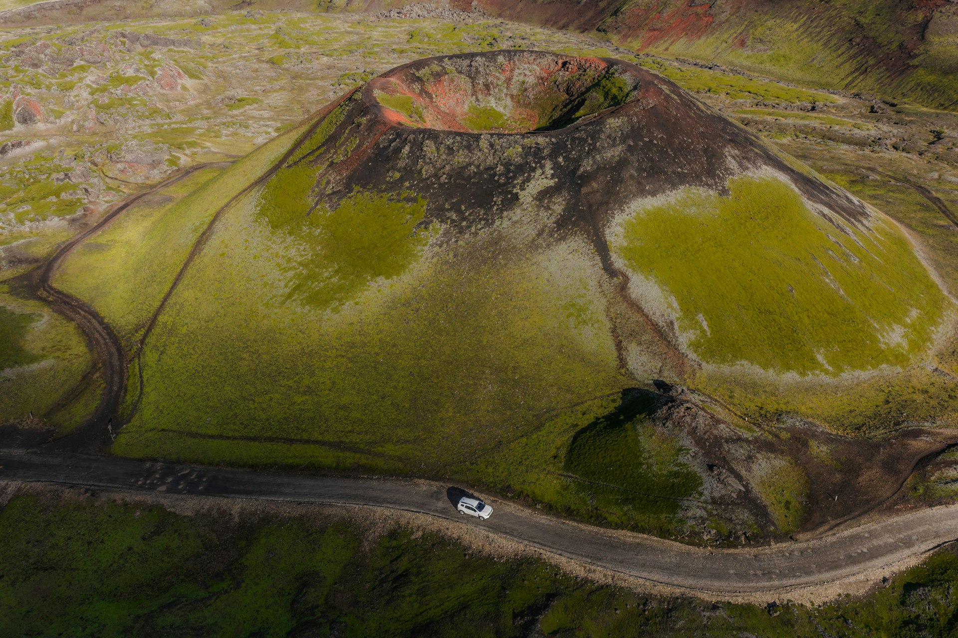 Dacia Duster cratere volcanique Islande