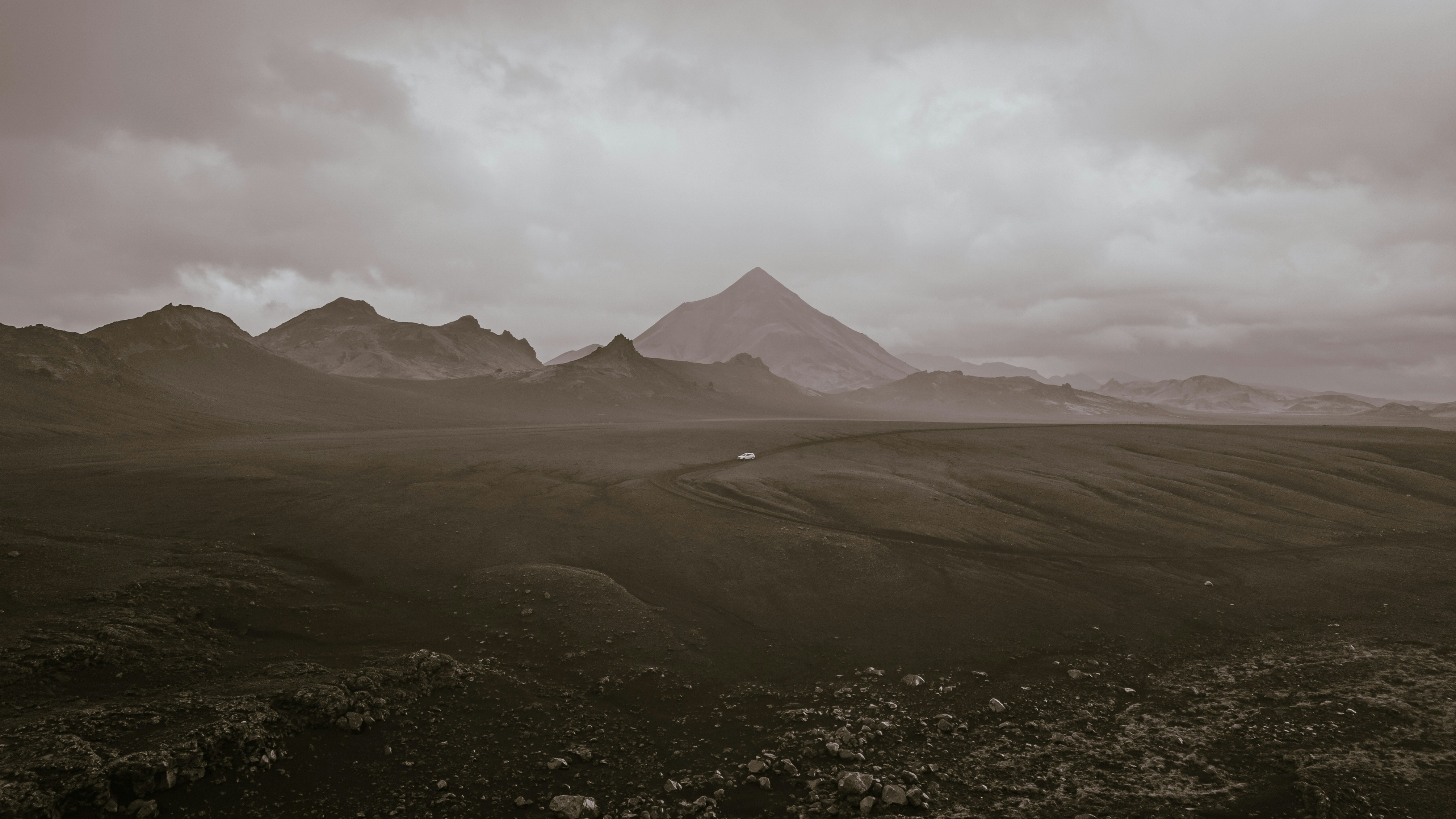 Photo by maartenvnmlct