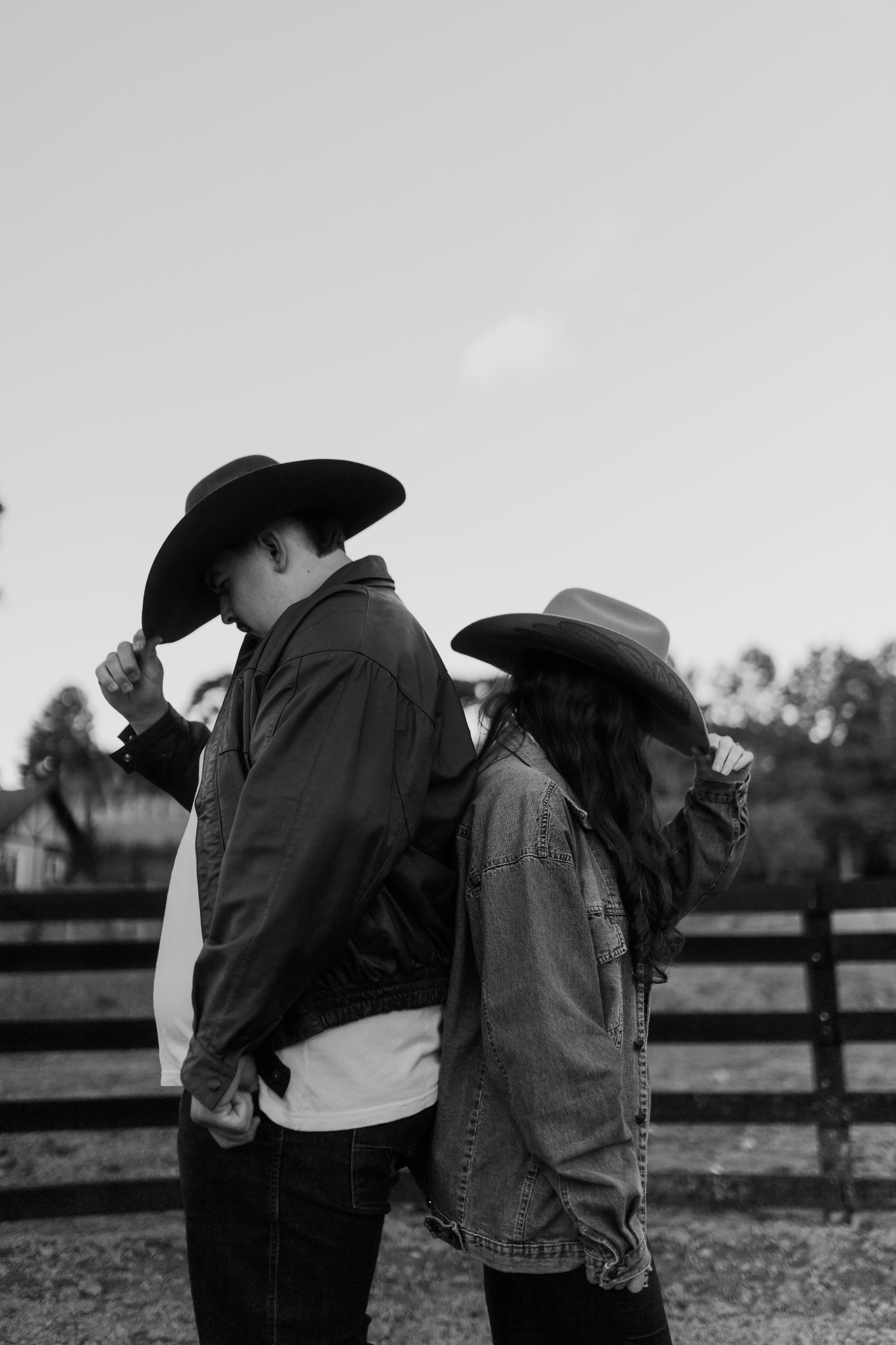 couple denim jacket, wallpaper, Denim Jacket Outfits for Couples: Stylish Looks 4