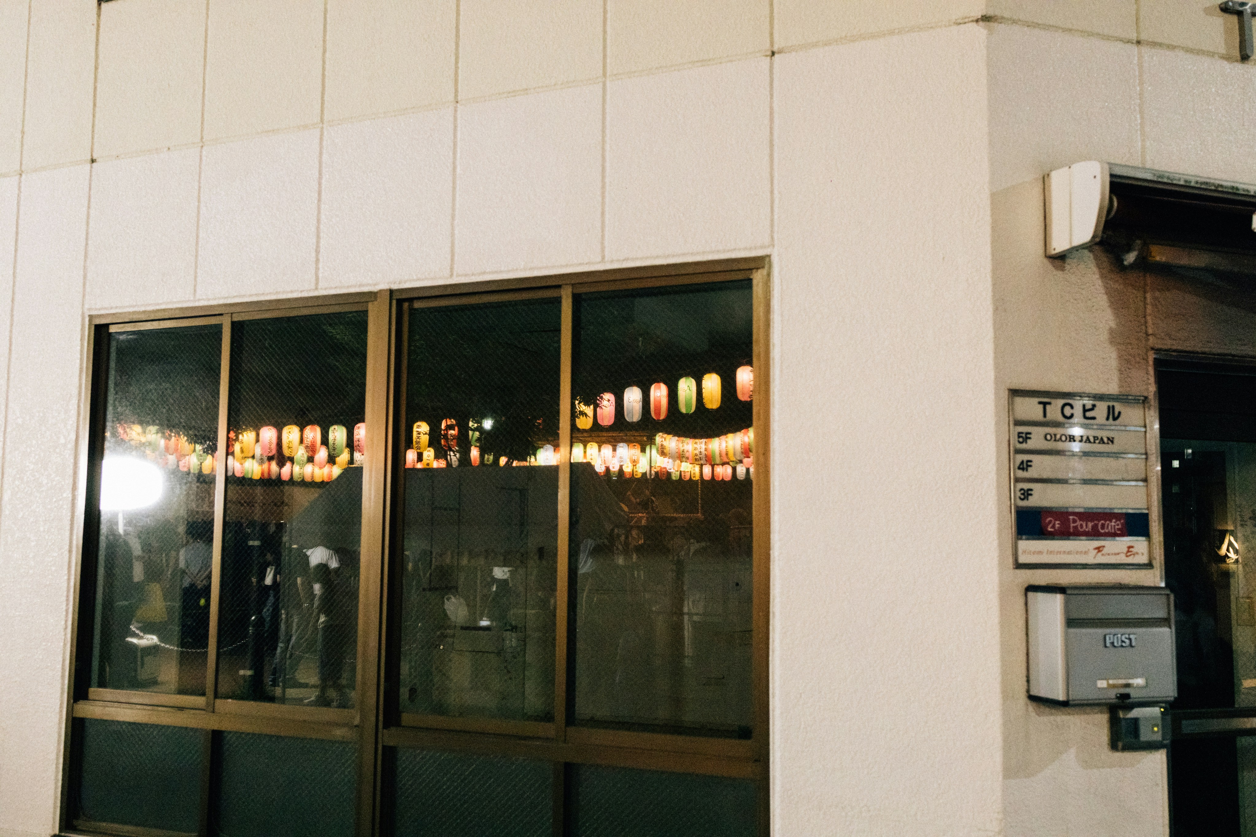 modern wedding food station, ilustrasi artikel Deliciously Different: 10 Unique Wedding Food Station Ideas to Wow Your Guests 5