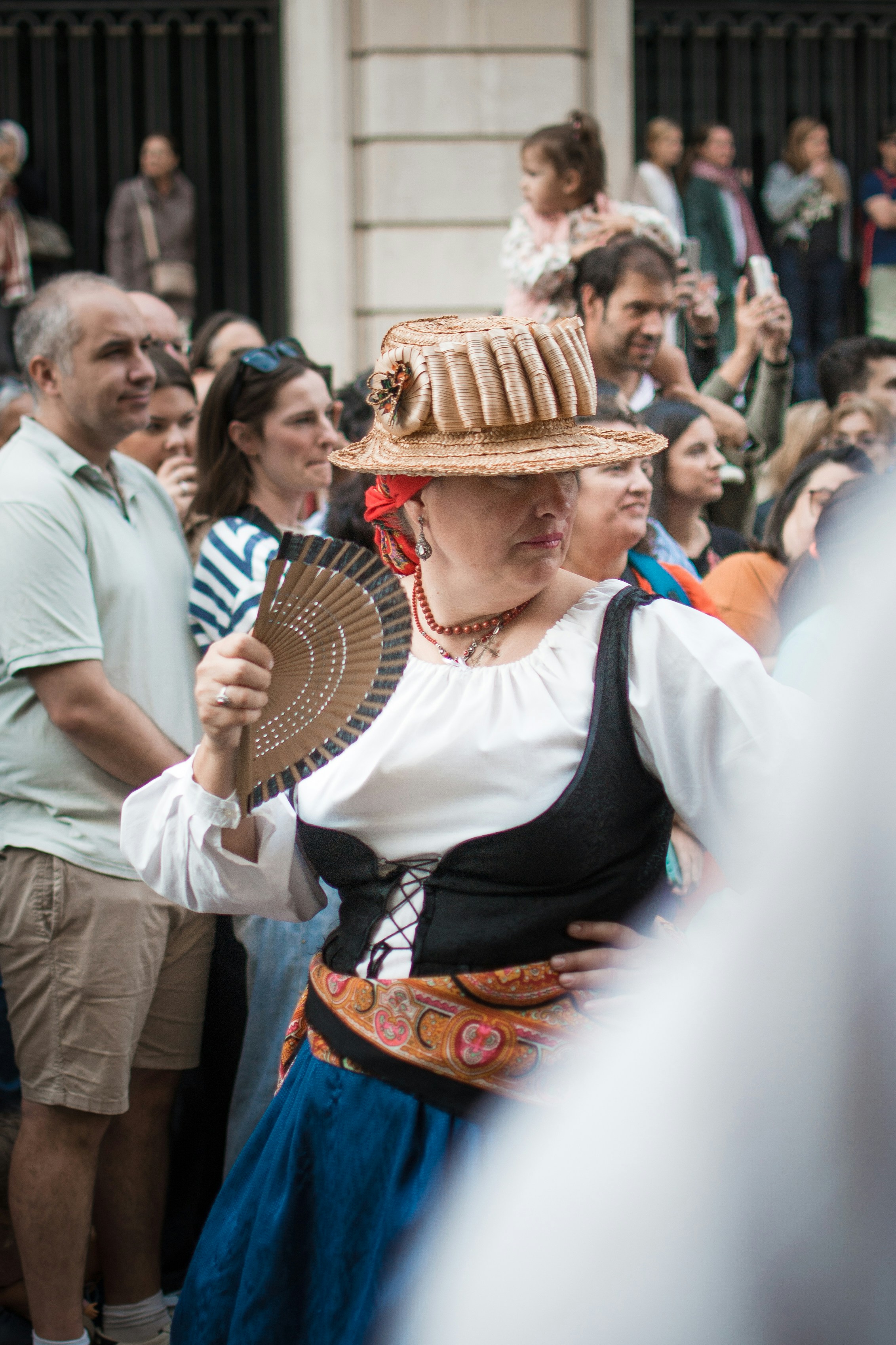 How to Pay, Tip, and Avoid the Most Common Tourist Traps