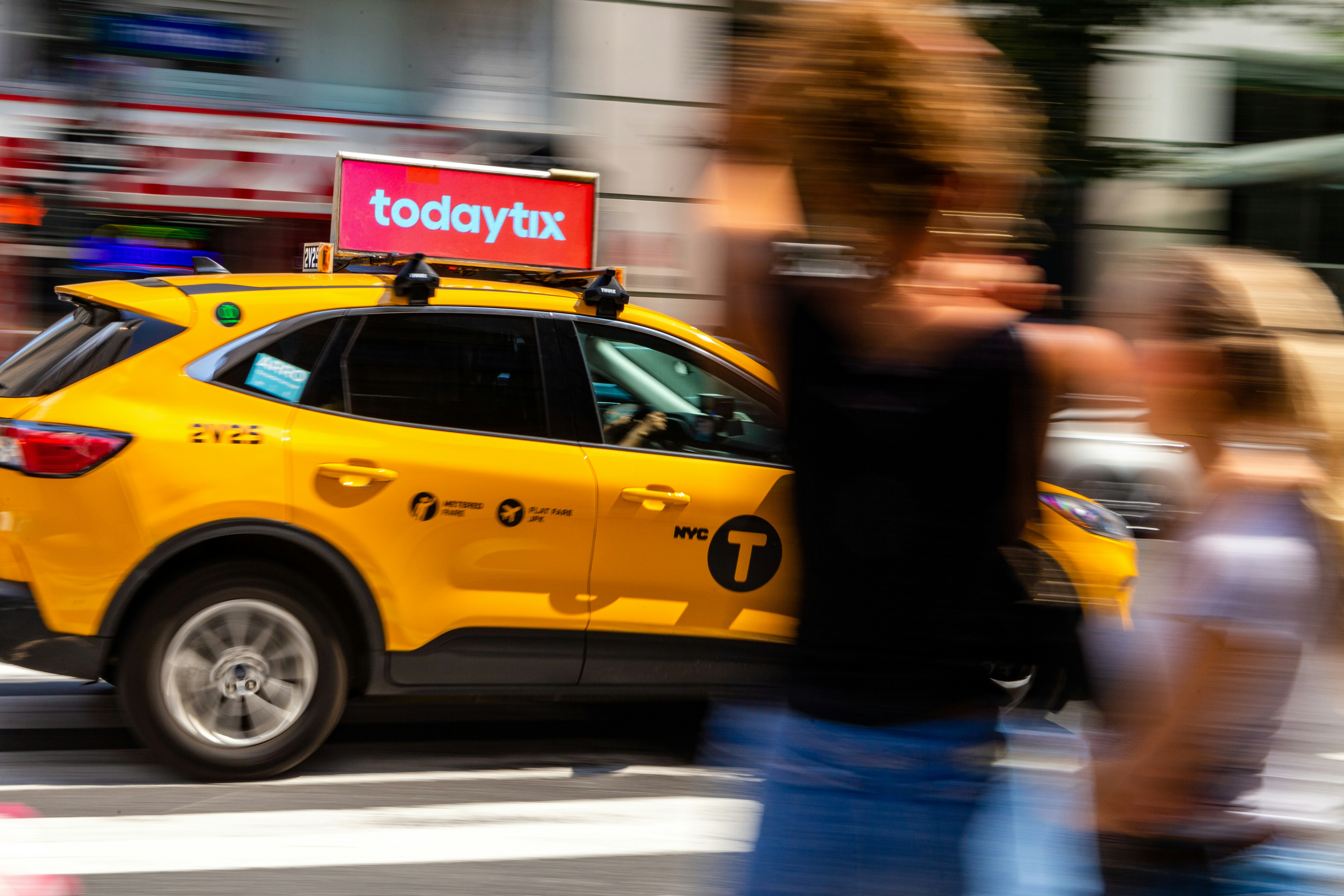 Poll: 42% of Consumers Reject Safe Robotaxis, 58% Open to Them