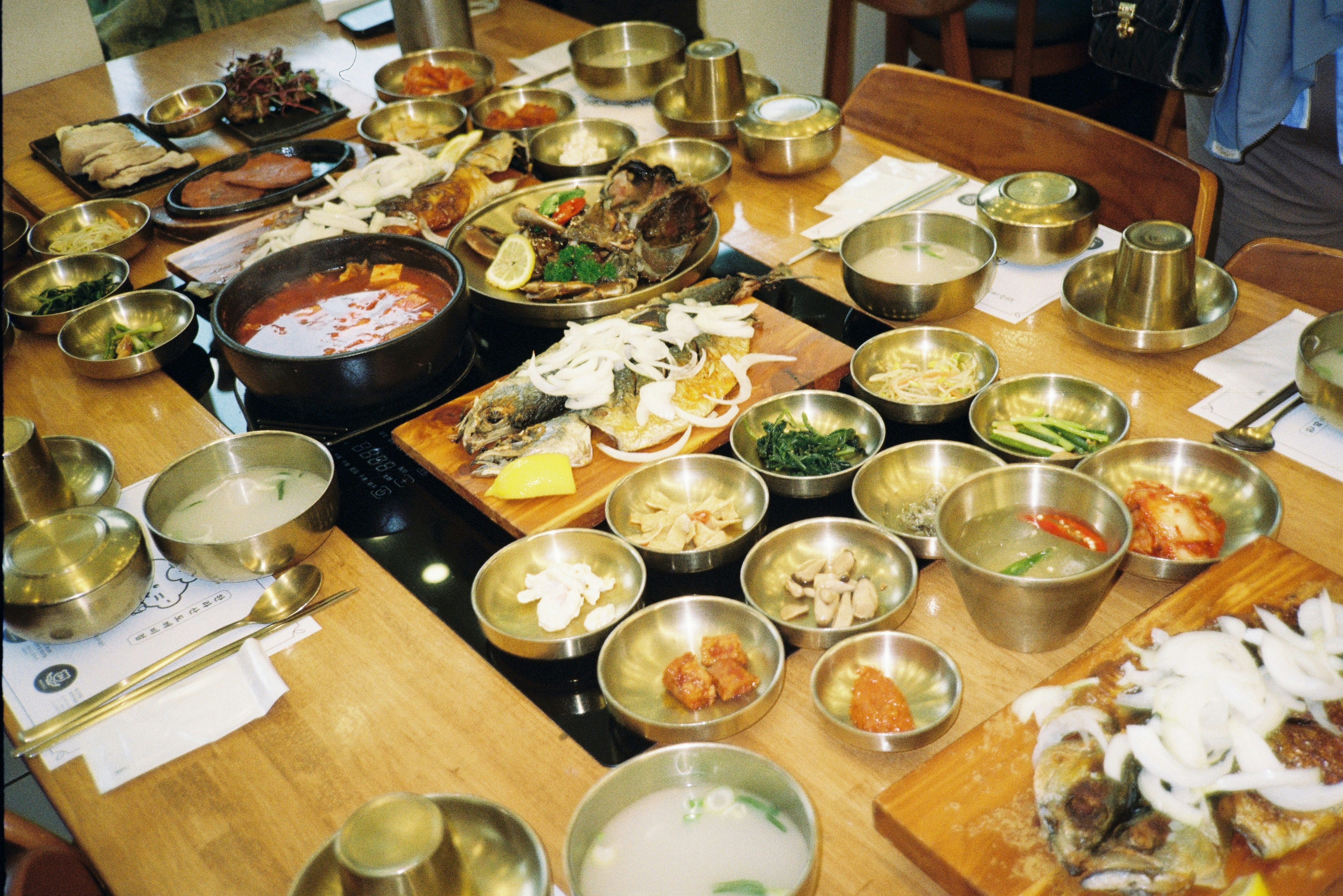 Why the Quietest Person at a Malaysian Party Always Leaves Feeling Seen