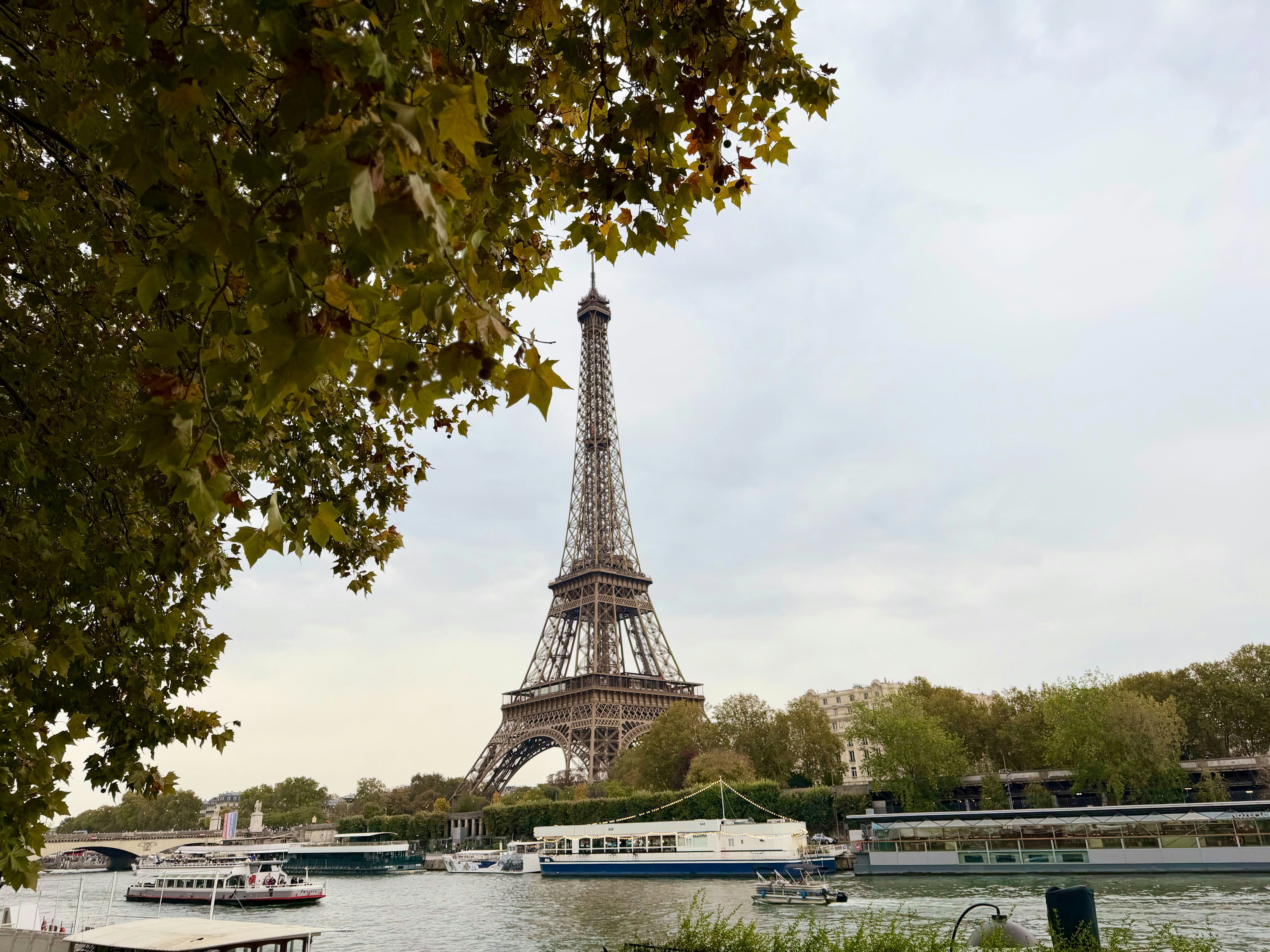 Situación real en París aplicando consejos prácticos de viaje