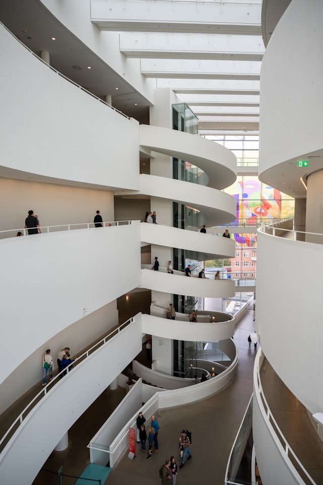 현대 미술 갤러리 전시 공간