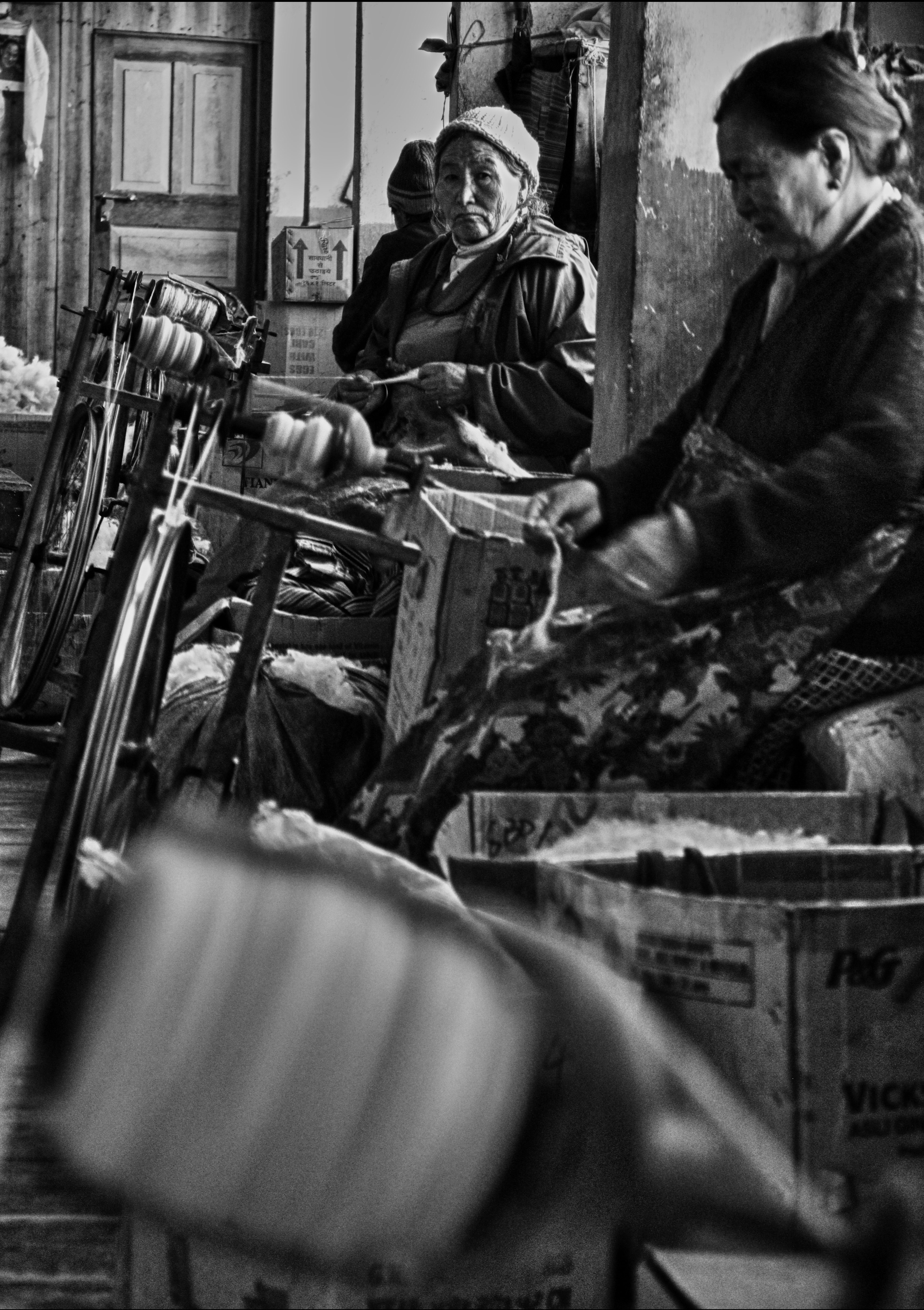 Photo 1761410200102 B61792b4b76c?ixid=M3w0MzUxNjF8MHwxfHNlYXJjaHwyfHxIaW1hbGF5YW4lMjBjcmFmdHN8ZW58MHx8fHwxNzY3NDU5NTQwfDA&ixlib=rb 4.1