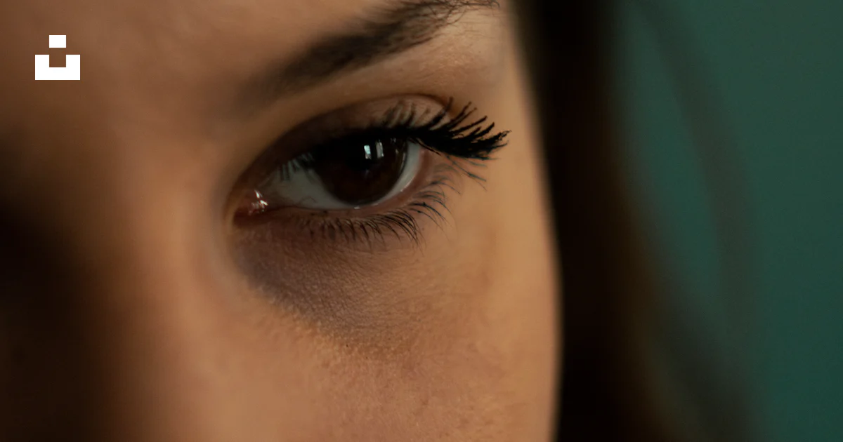Close View Close up of a woman's eye and face photo – Free Beauty Image on Unsplash