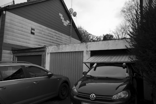 Motorised garage door