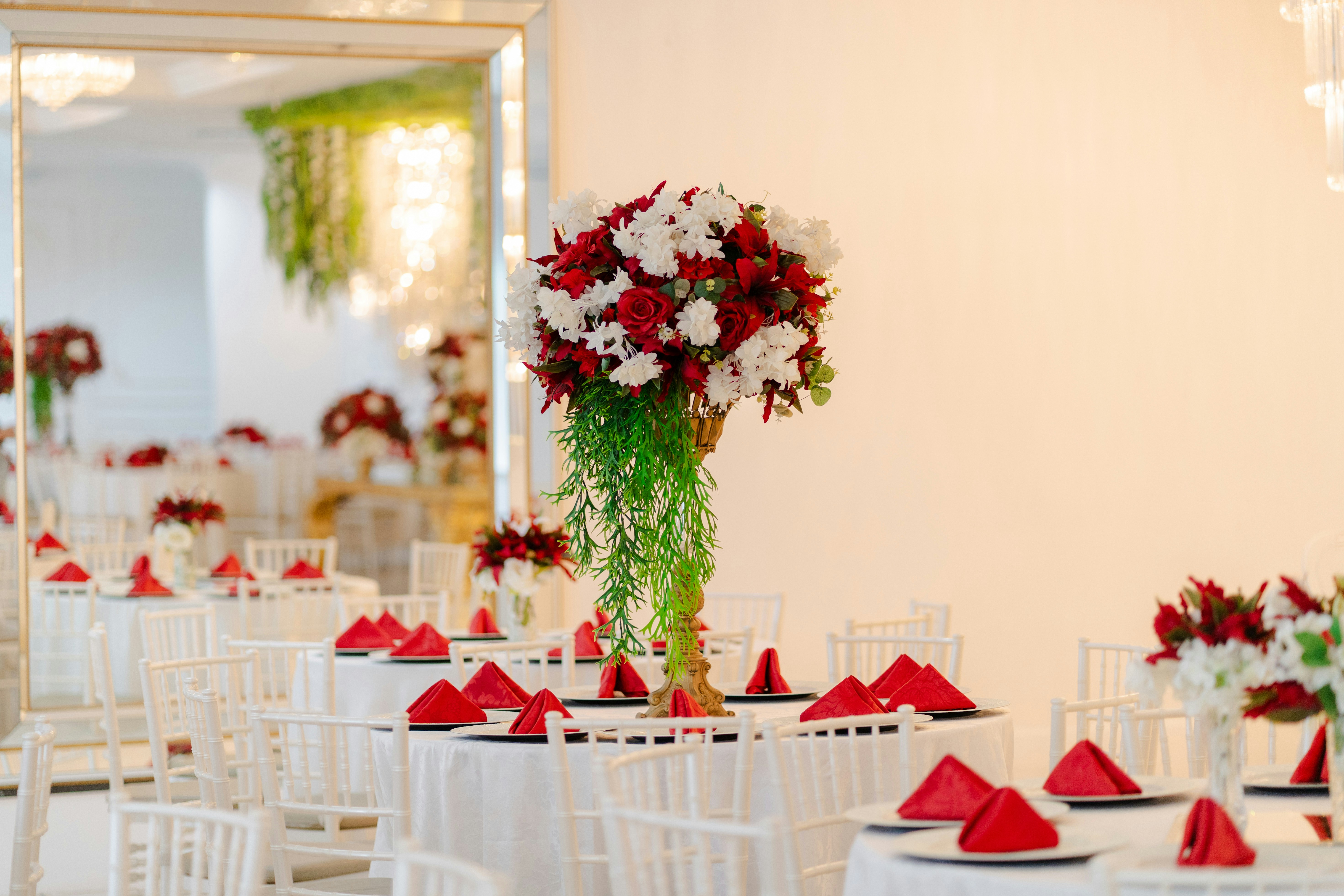 Elegant wedding reception