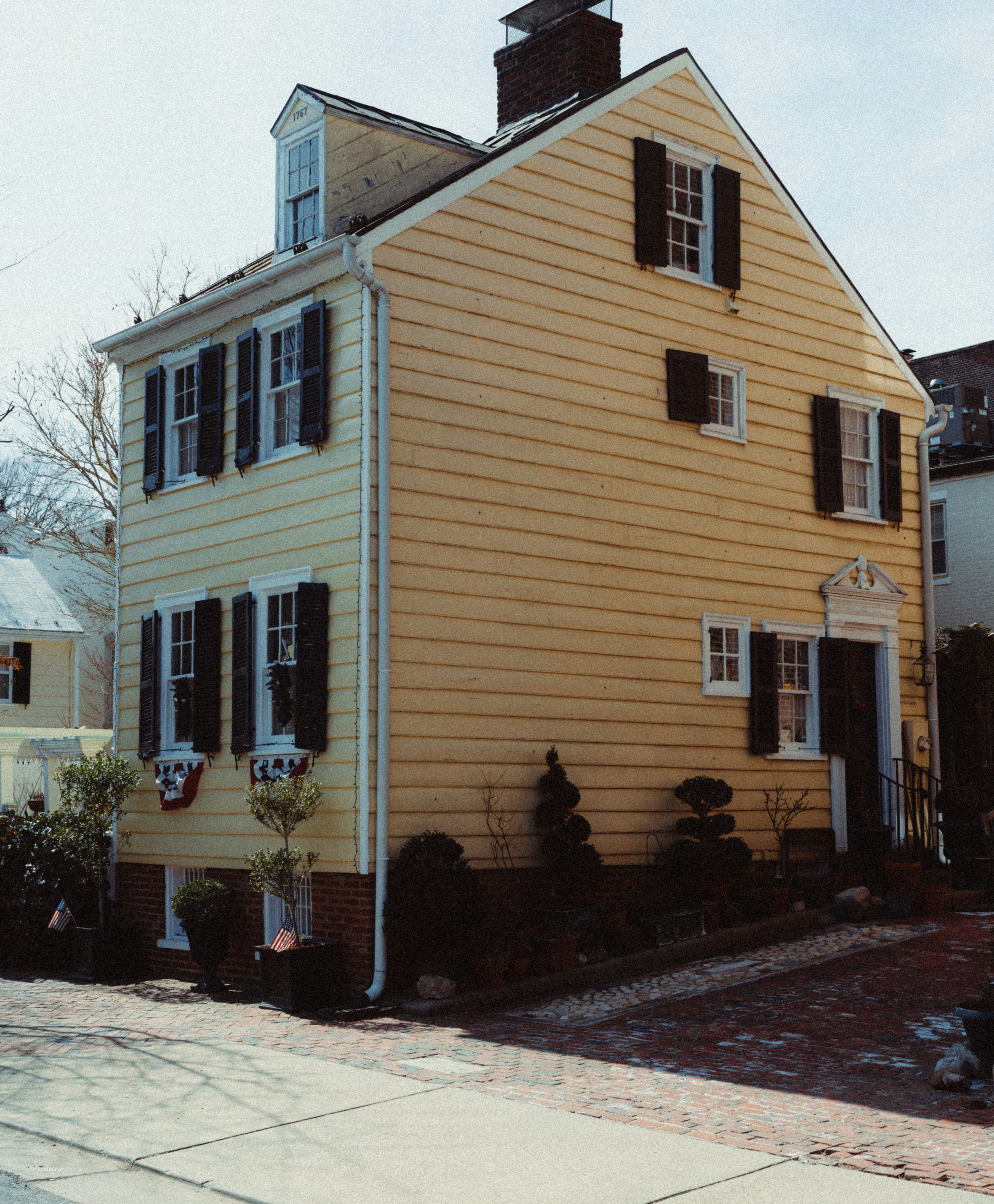 photo-1761506389311-41081f87d656?ixid=M3