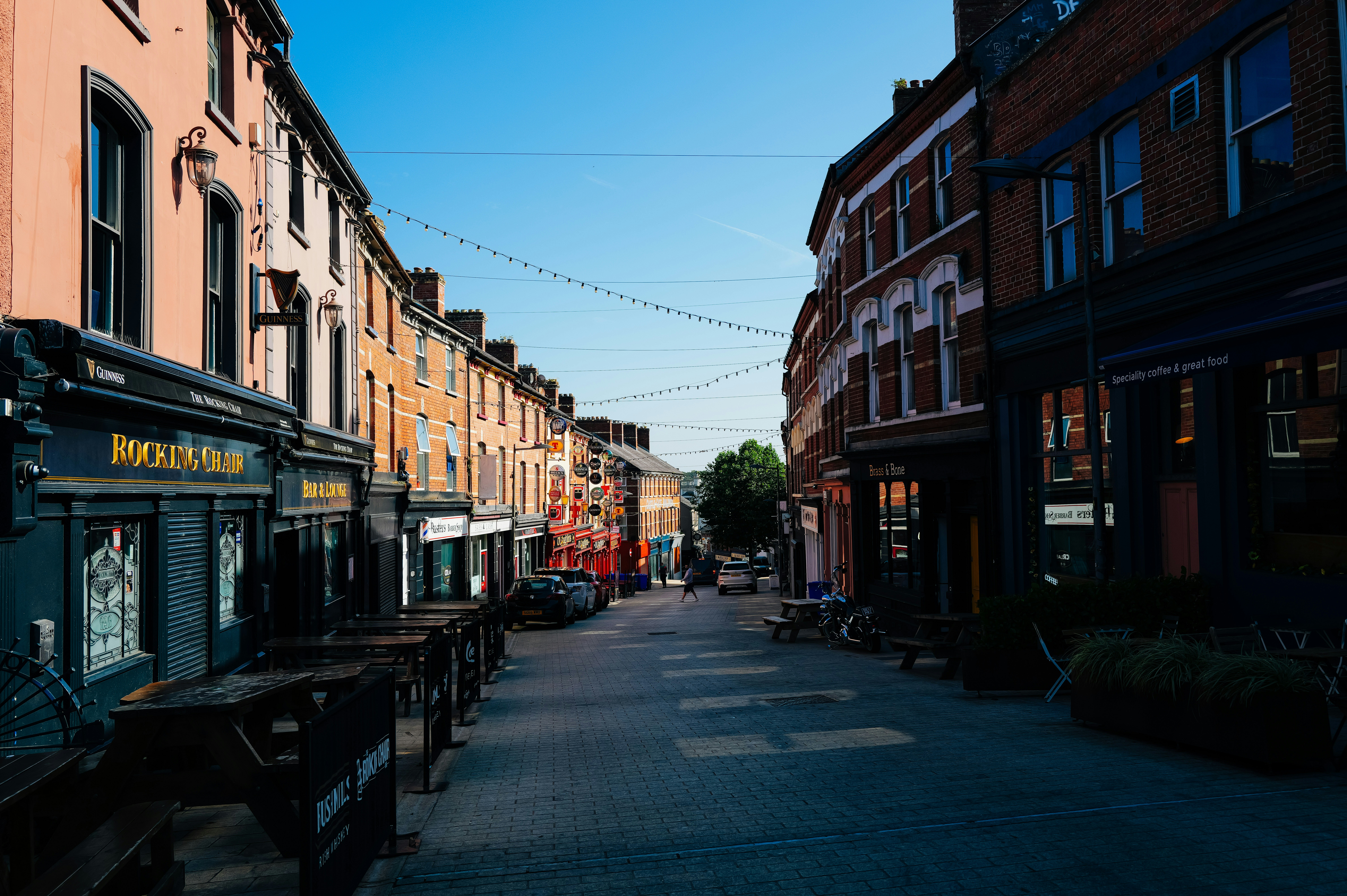 Photo by adrienolichon