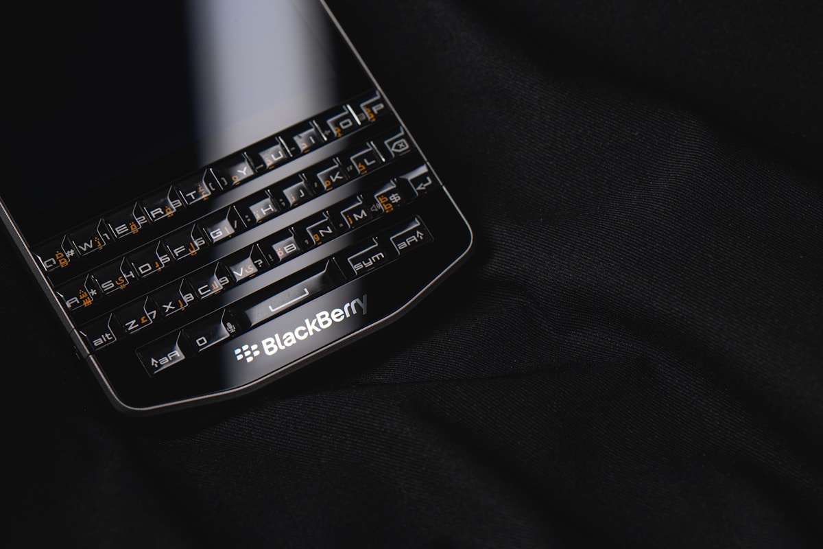Clavier physique sur smartphone : le retour du BlackBerry a-t-il un sens en 2026 ?