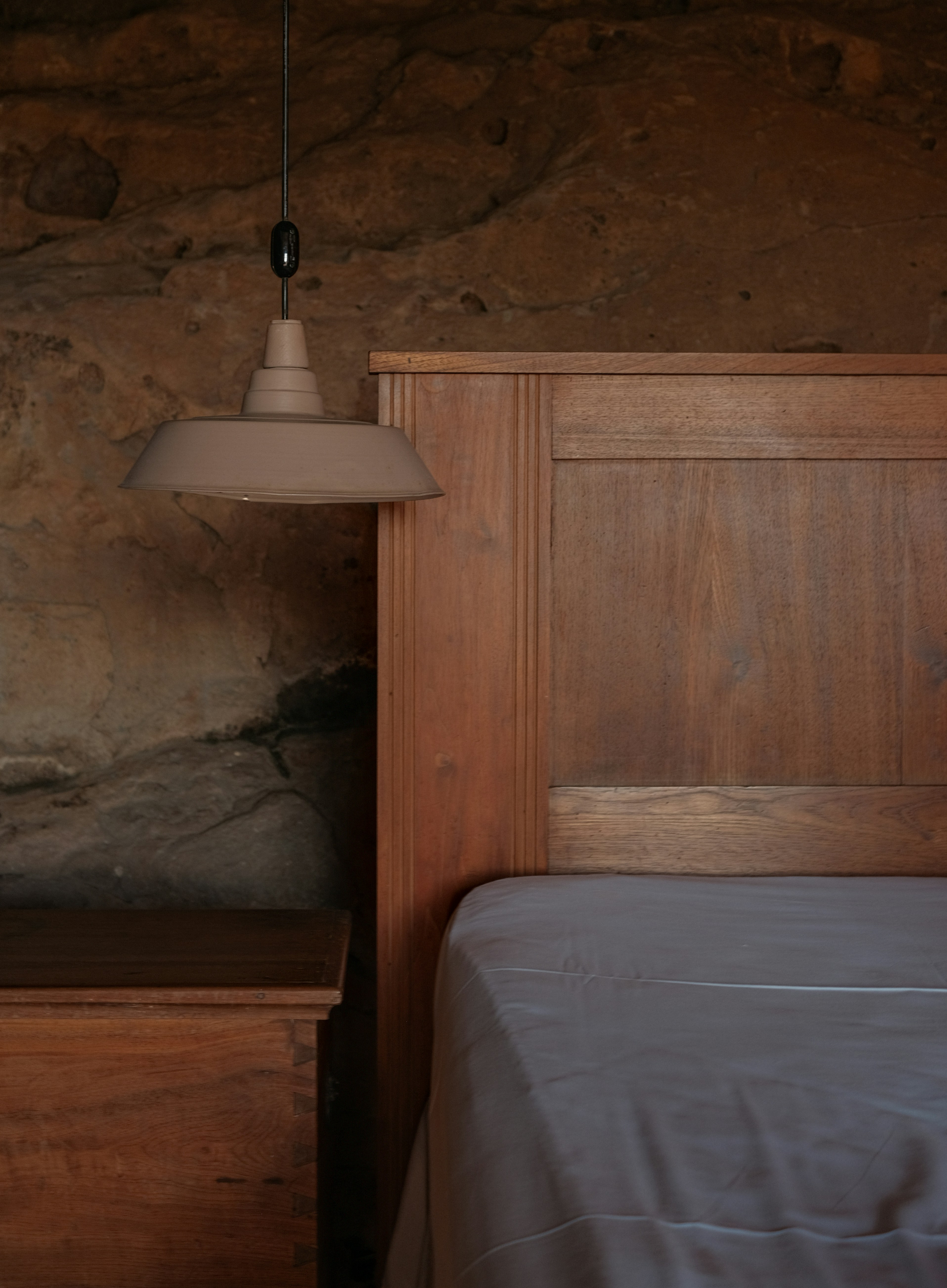 calm bedroom wallpaper, wallpaper, Posisi Tidur Setelah Operasi Ambeien yang Dianjurkan 1