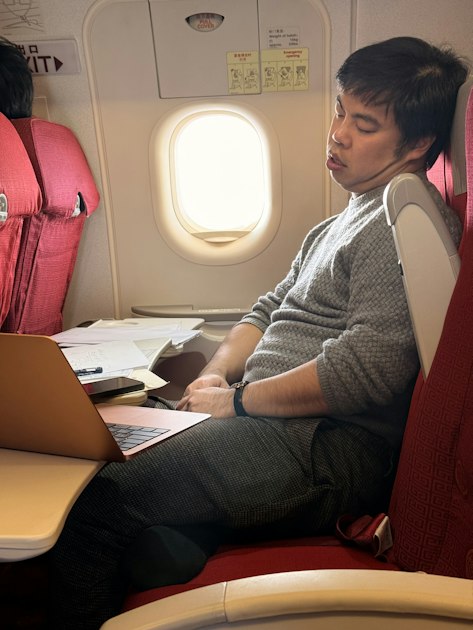 How to Avoid Jet Lag Naturally