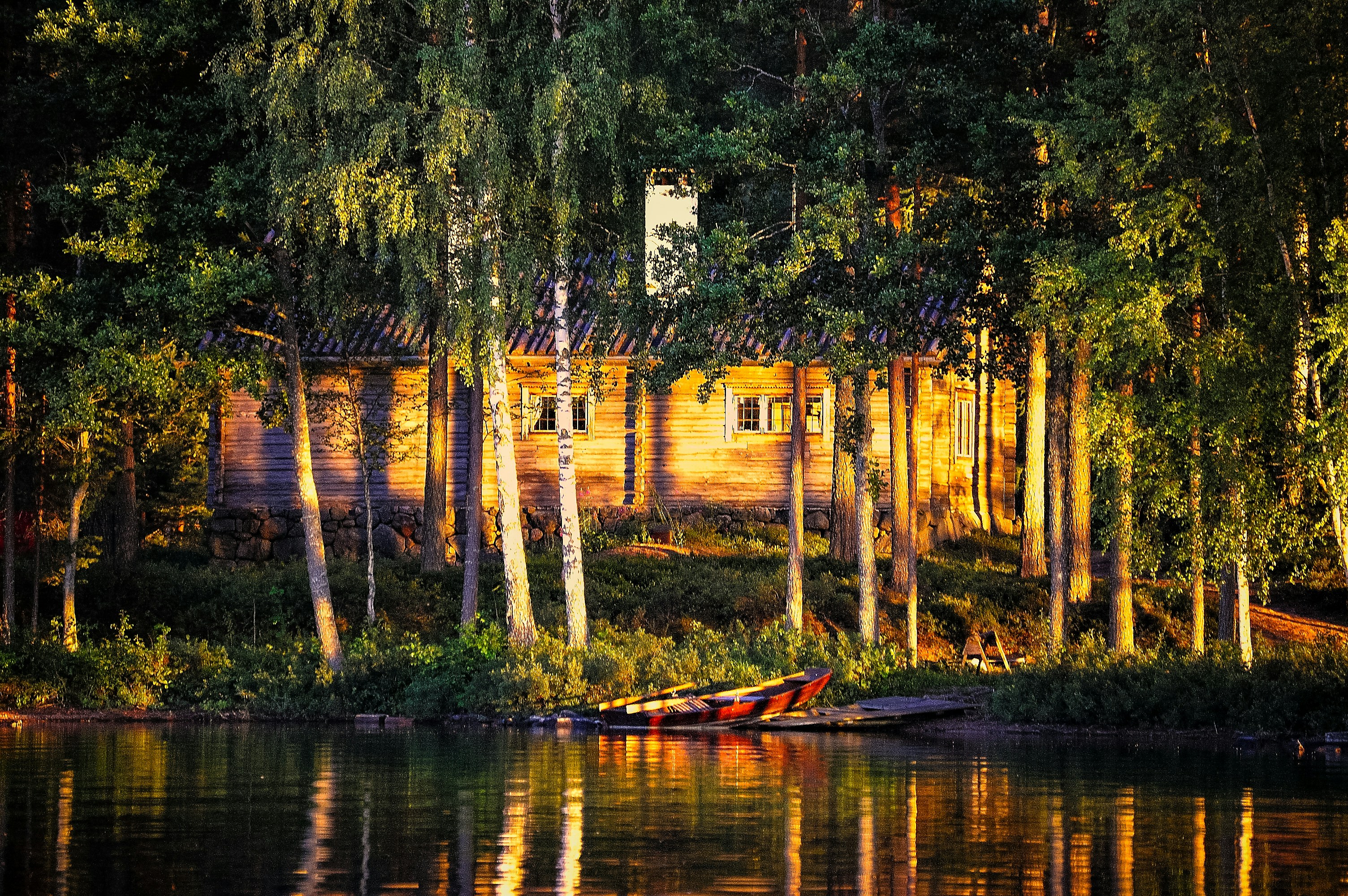 6 Adventure Hotels With Lakeside Cabin Accommodations
