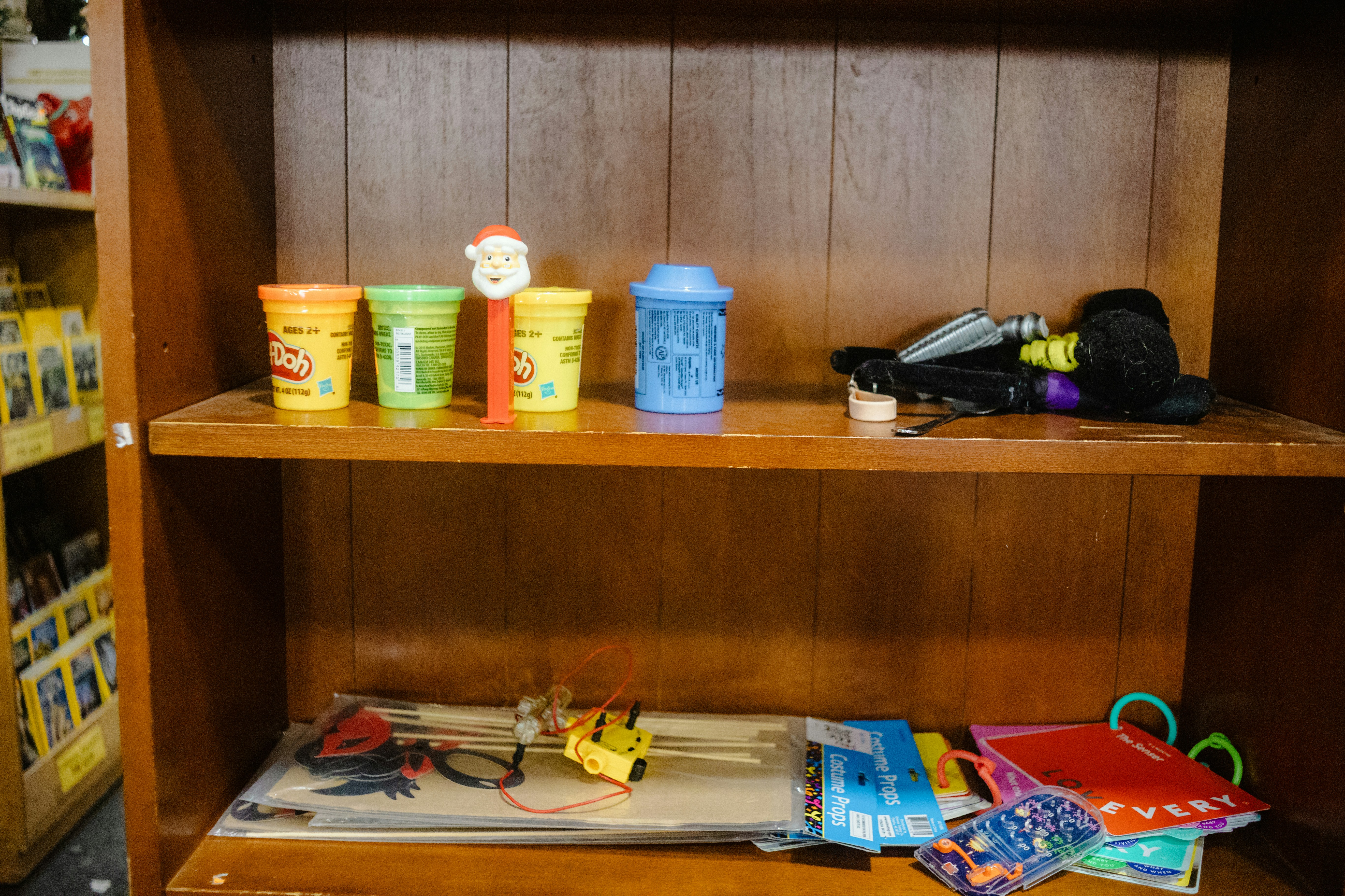 festive craft supplies, wallpaper, Crafts for Adults Christmas: Creative Ideas & DIY Holiday Projects 4