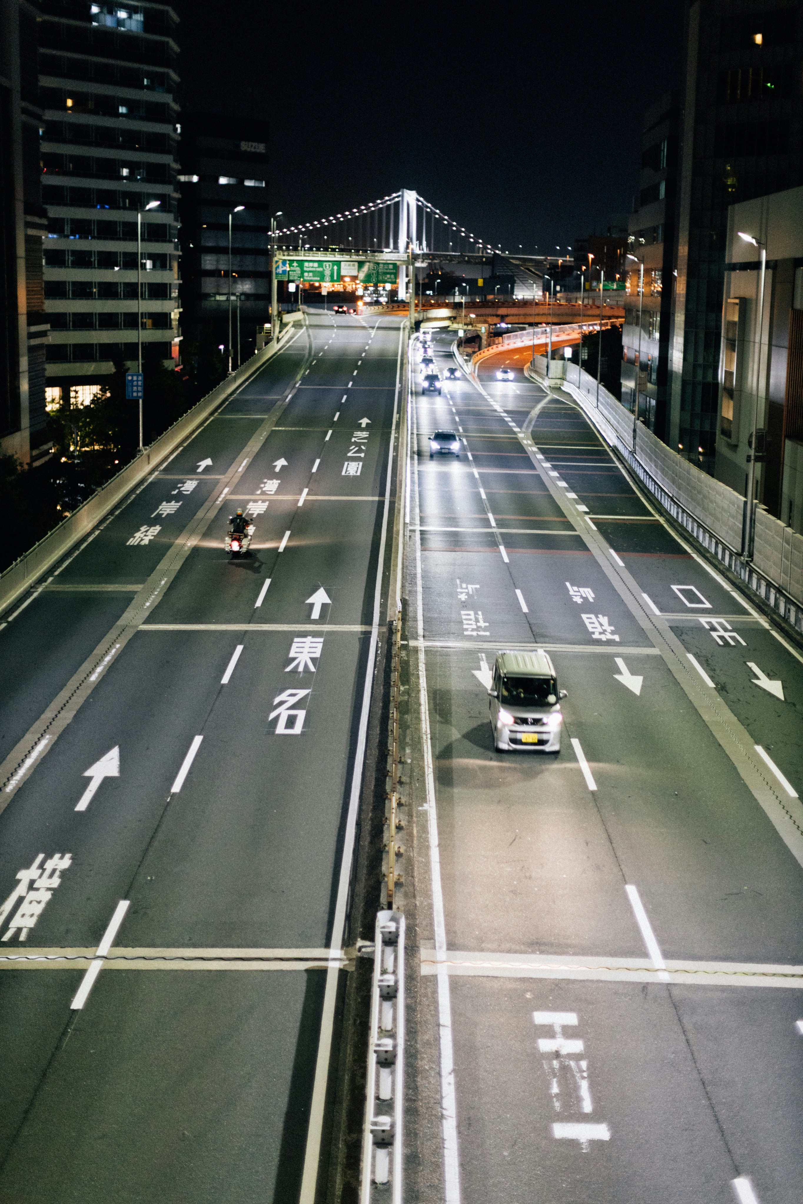 Tokyo highway night, neon car, ilustrasi artikel Neon Dreams: Thrilling Tokyo Highway Car Wallpapers for Your Desktop 7