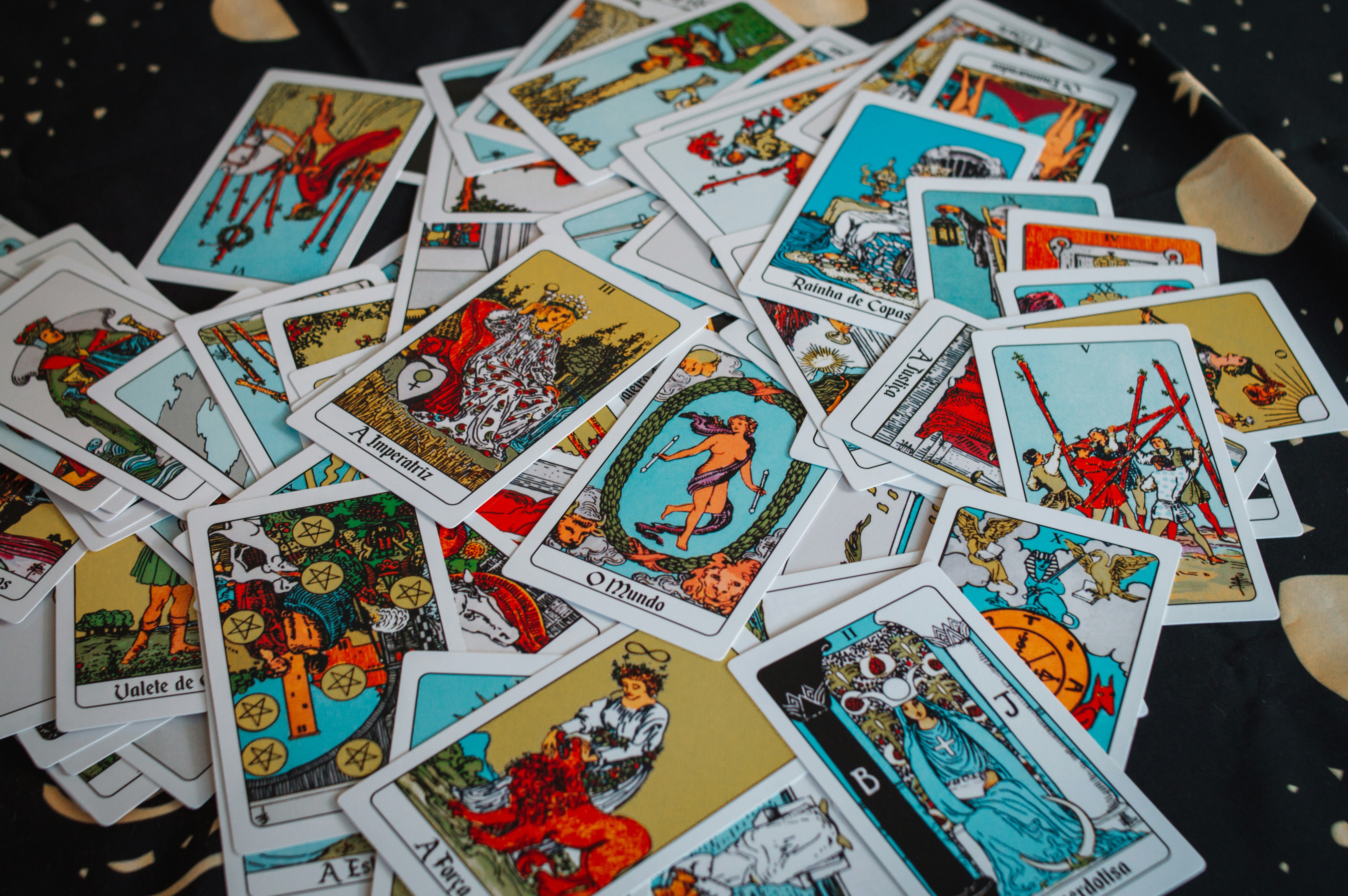 Scattered tarot cards